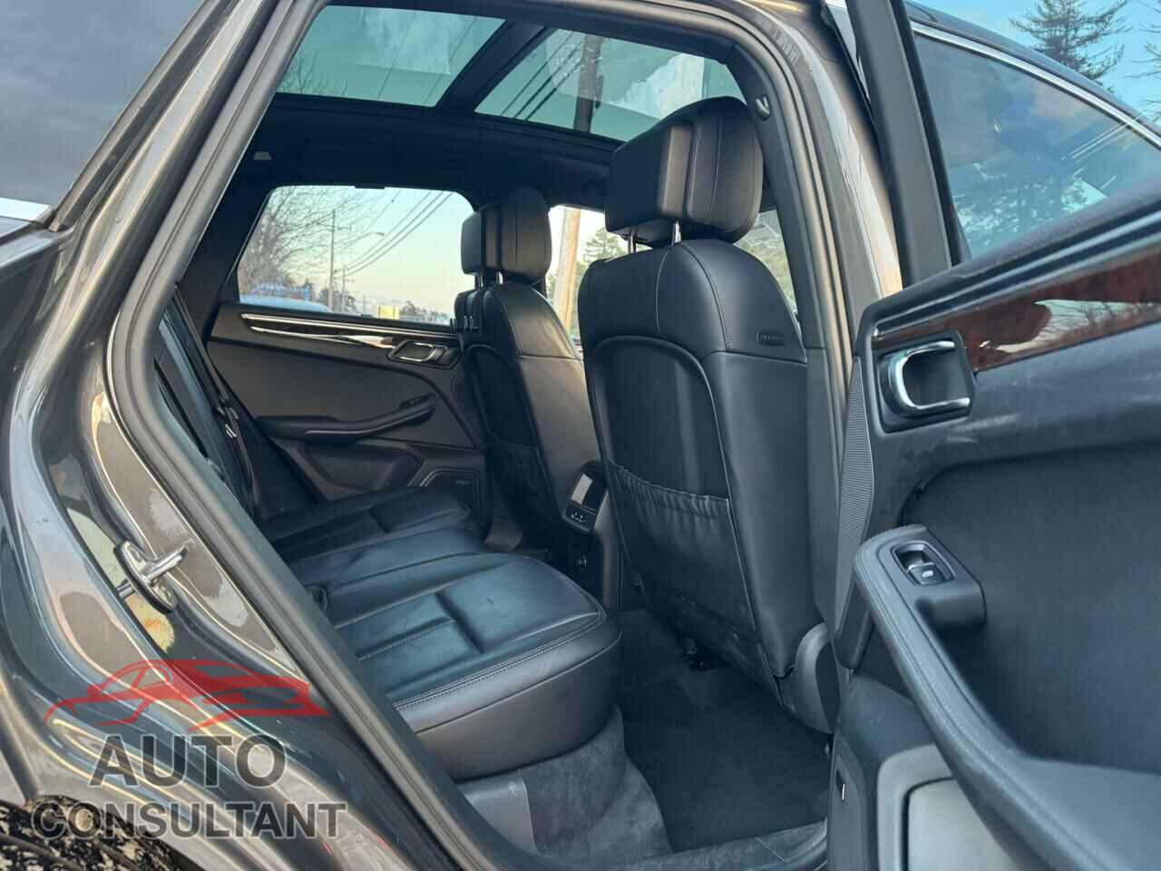 PORSCHE MACAN 2015 - WP1AB2A56FLB59454
