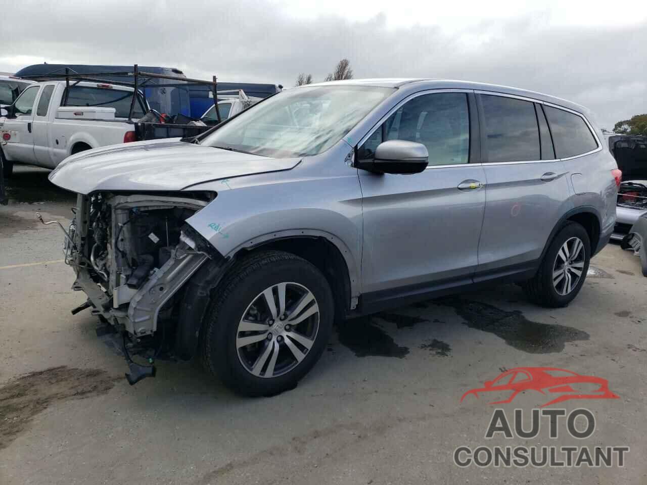 HONDA PILOT 2018 - 5FNYF5H33JB033672