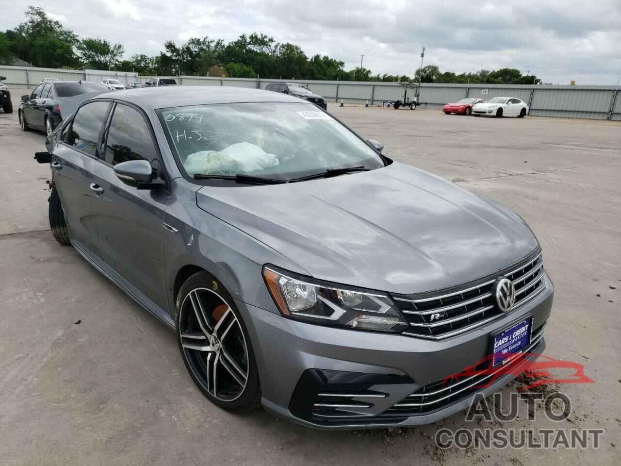 VOLKSWAGEN PASSAT 2018 - 1VWAA7A38JC032534