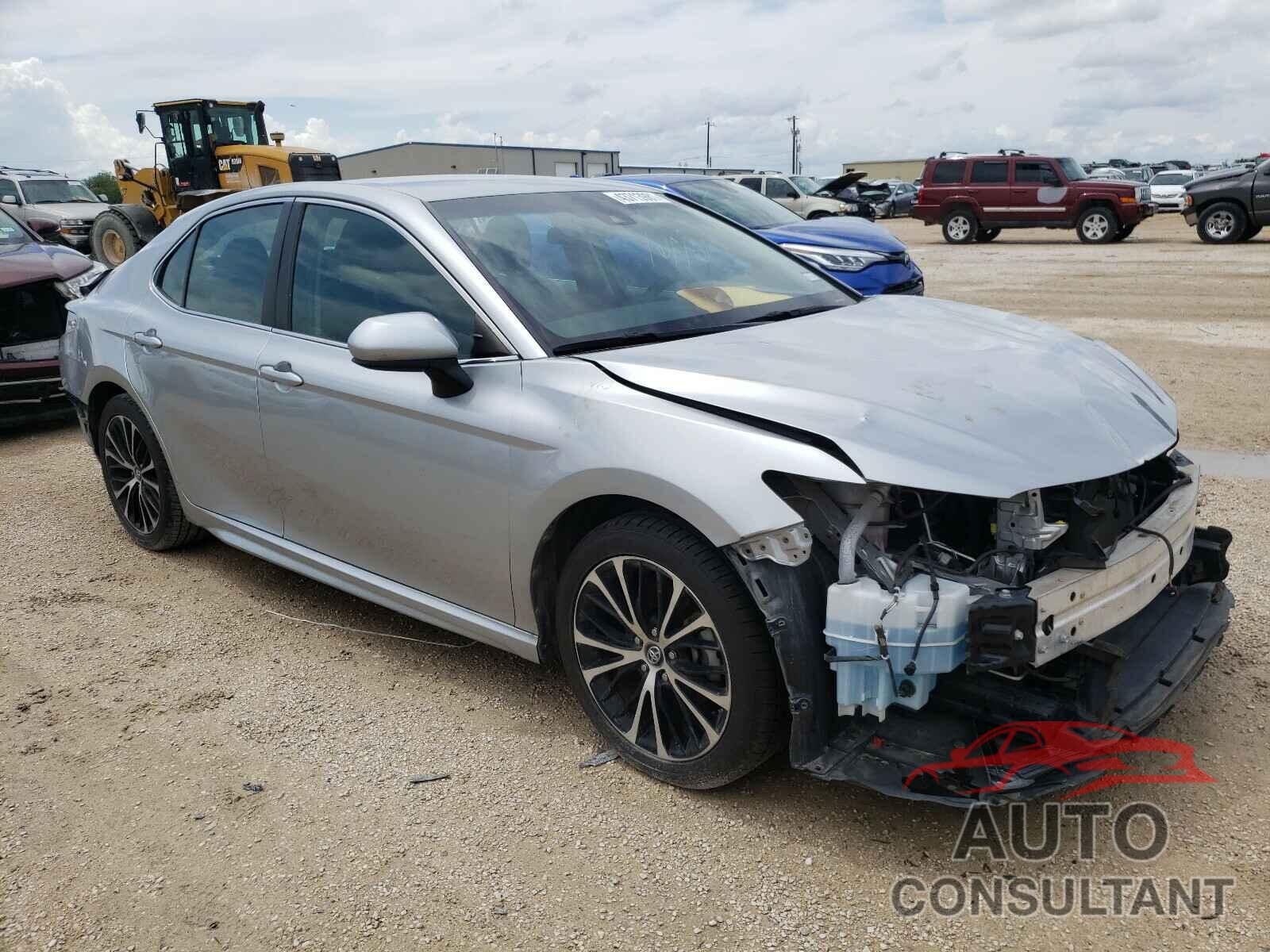 TOYOTA CAMRY 2018 - 4T1B11HK6JU011530