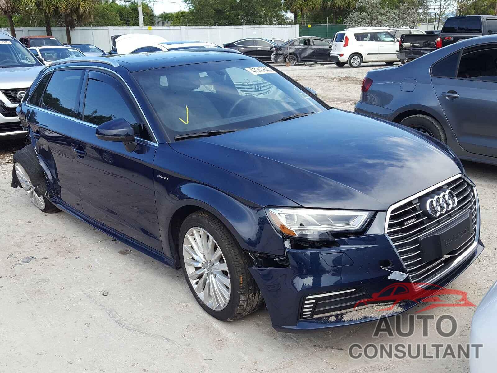 AUDI A3 2018 - WAUTPBFF7JA154620