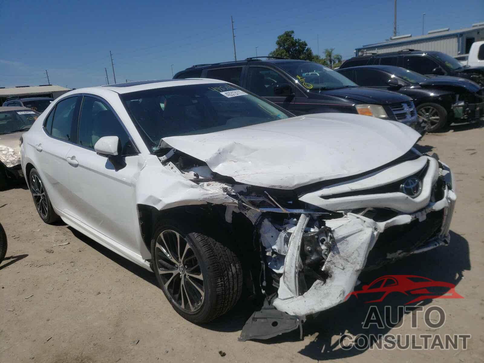 TOYOTA CAMRY 2018 - 4T1B11HK6JU560659