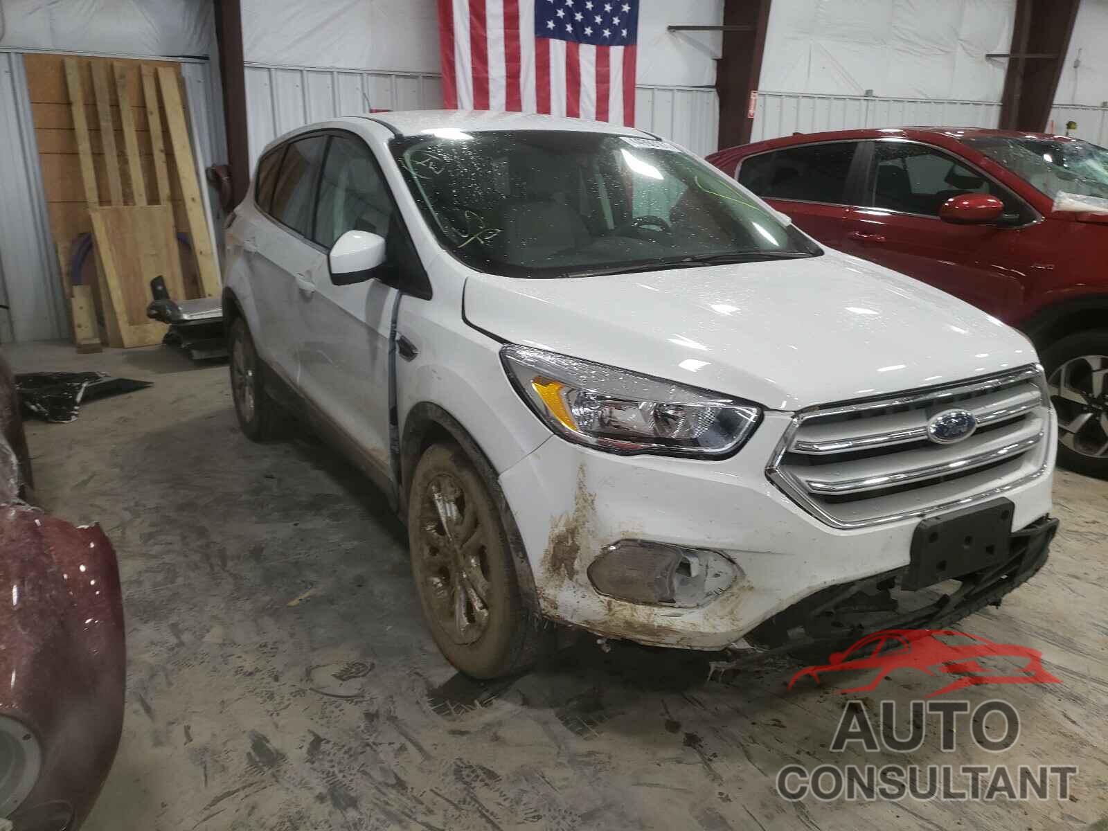 FORD ESCAPE 2017 - 1FMCU9GD0HUC03081