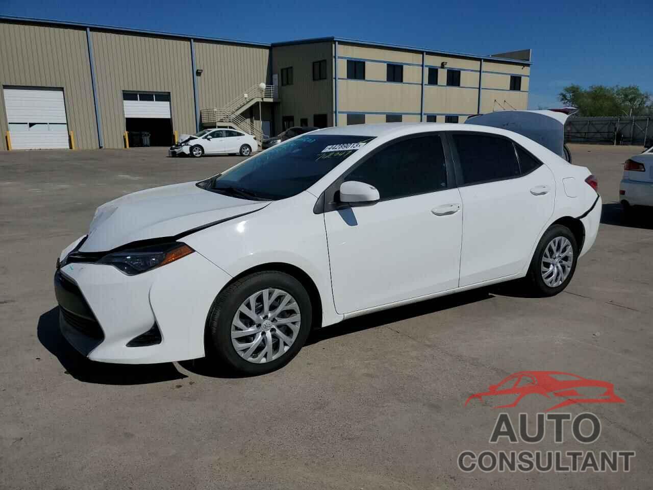TOYOTA COROLLA 2018 - 5YFBURHE7JP742047