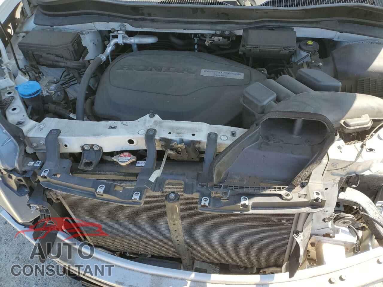 HONDA PILOT 2018 - 5FNYF5H33JB016046