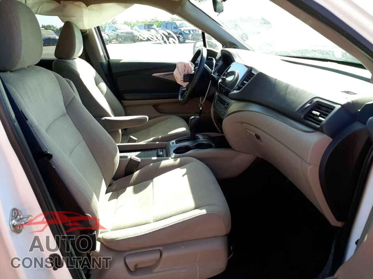 HONDA PILOT 2019 - 5FNYF5H3XKB013274