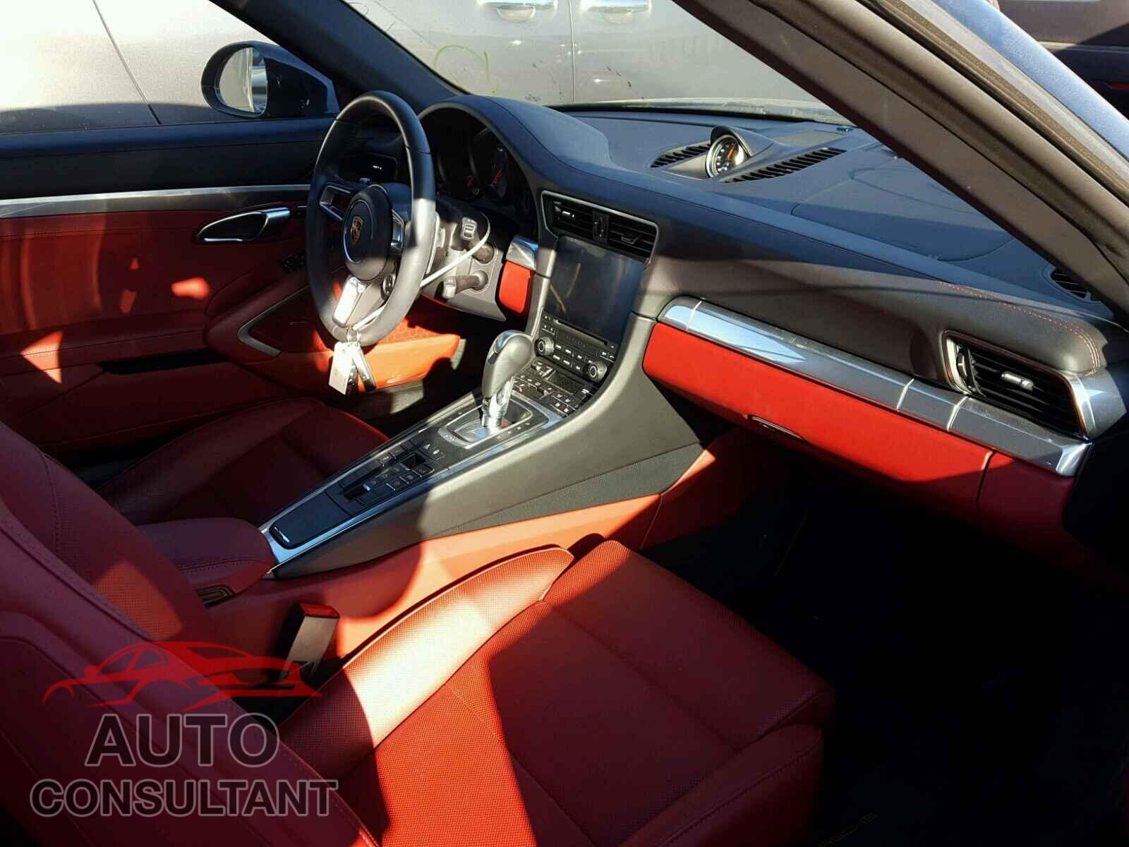 PORSCHE 911 2017 - WP0CB2A93HS156128