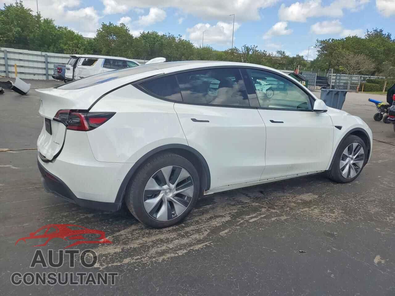 TESLA MODEL Y 2021 - 5YJYGDEE9MF151663