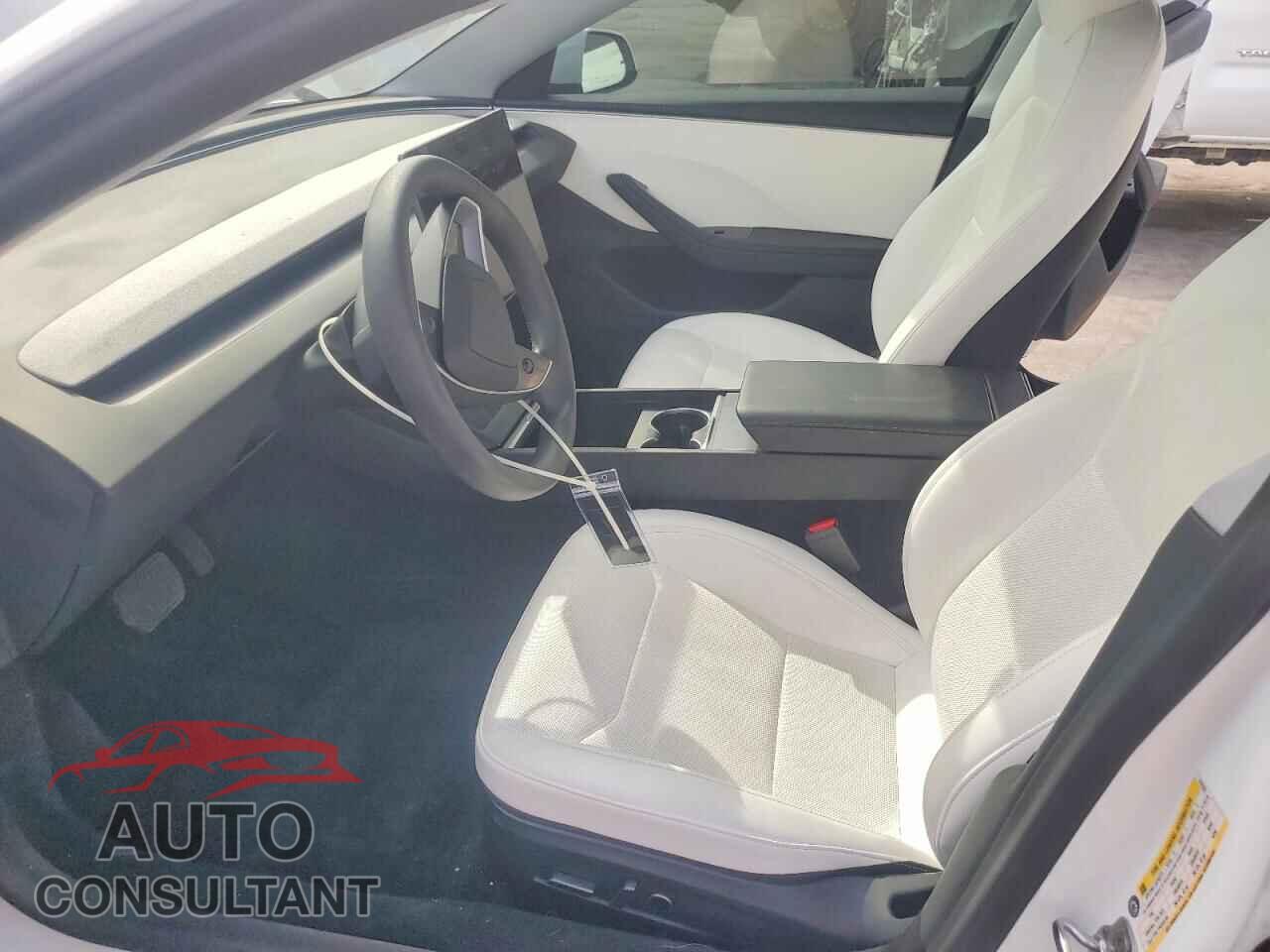 TESLA MODEL 3 2025 - 5YJ3E1EA3SF916133