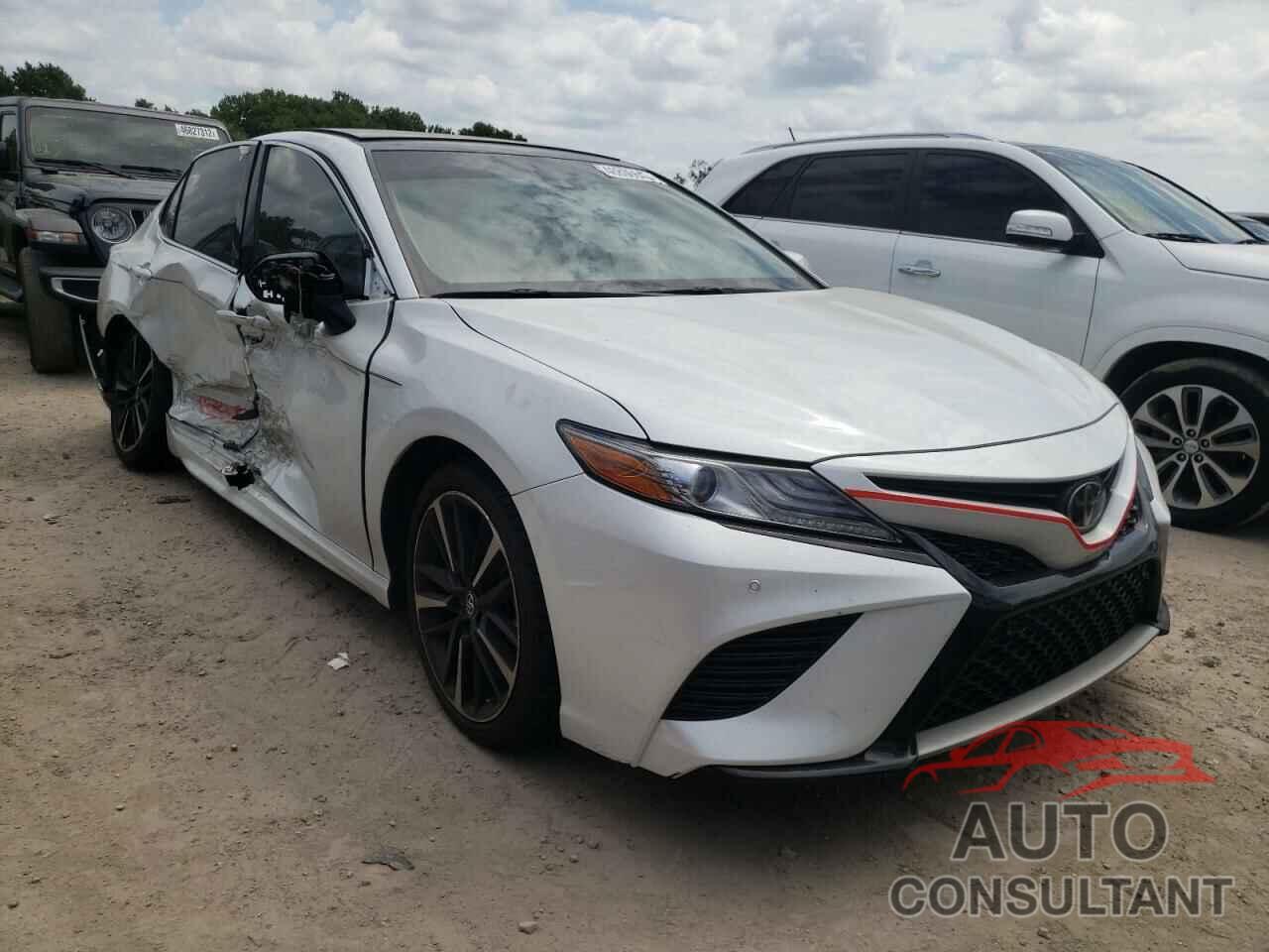 TOYOTA CAMRY 2018 - 4T1B61HK3JU069774