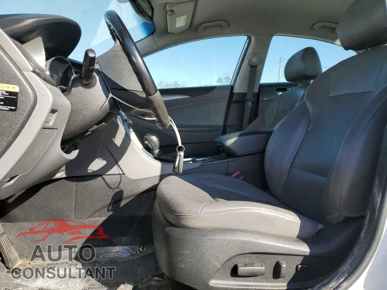 HYUNDAI SONATA 2012 - KMHEC4A48CA059782