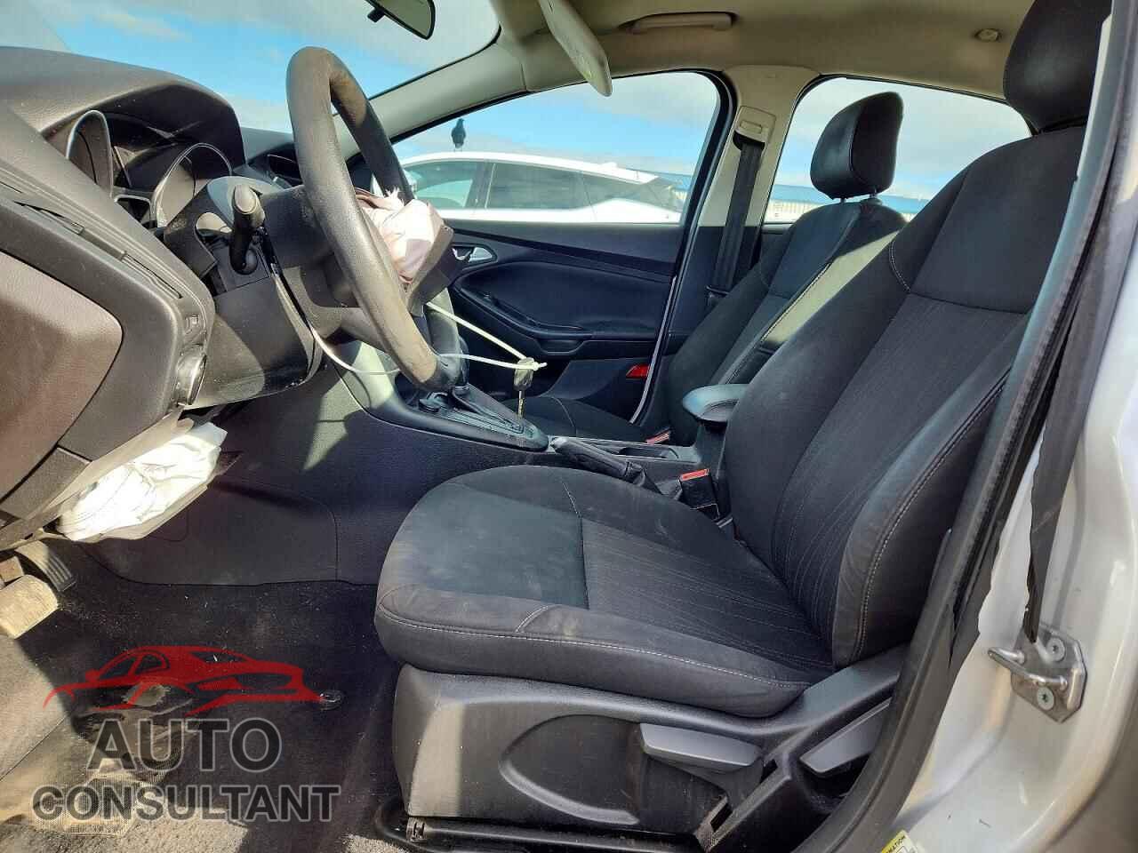 FORD FOCUS 2018 - 1FADP3FE2JL254848
