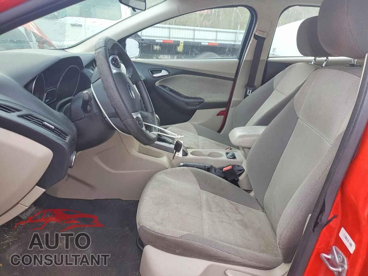 FORD FOCUS 2014 - 1FADP3F26EL277223