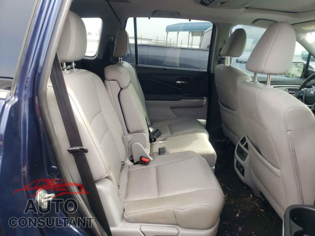 HONDA PILOT 2017 - 5FNYF6H80HB049663