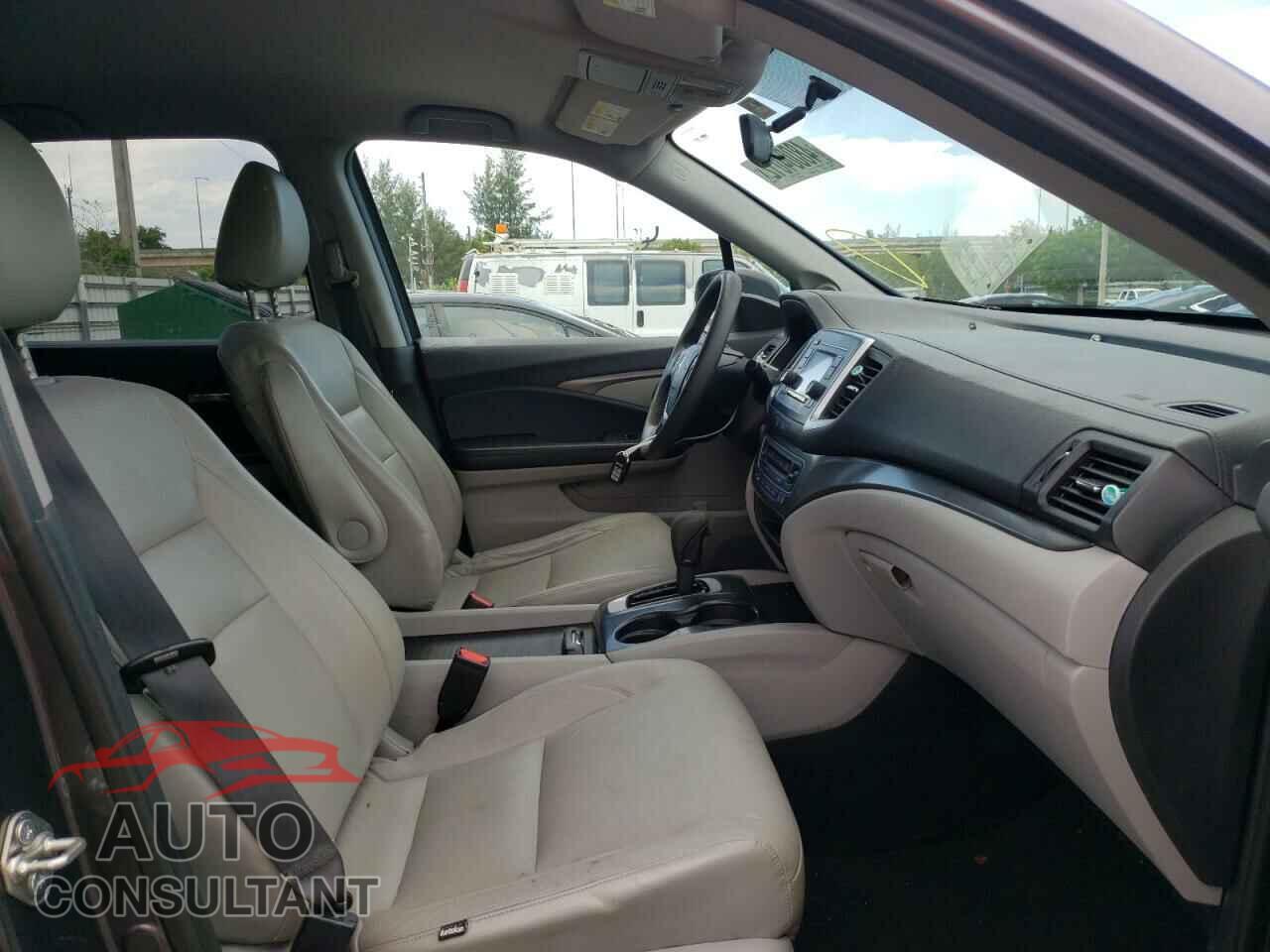 HONDA PILOT 2017 - 5FNYF5H13HB002074
