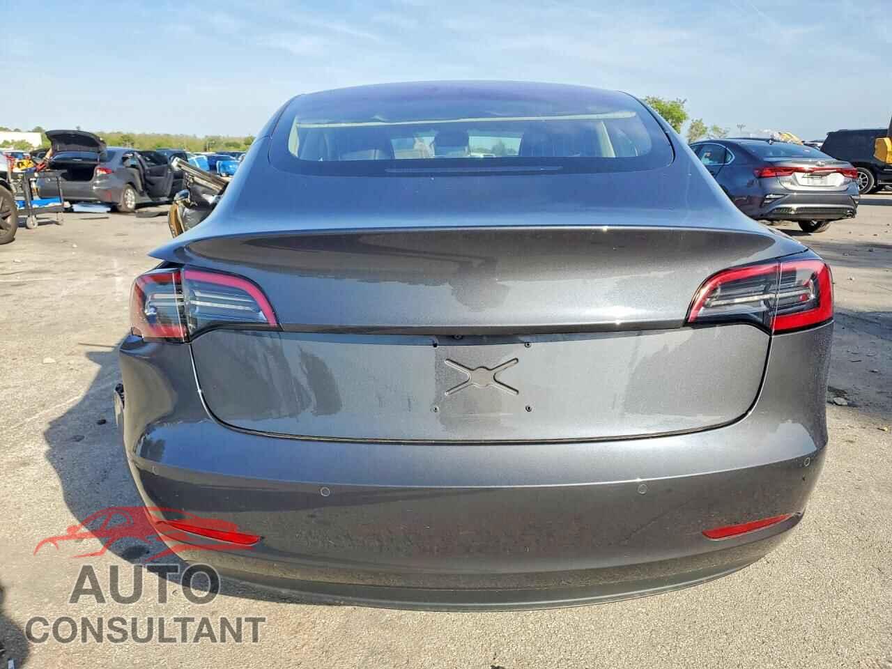 TESLA MODEL 3 2018 - 5YJ3E1EA7JF007813