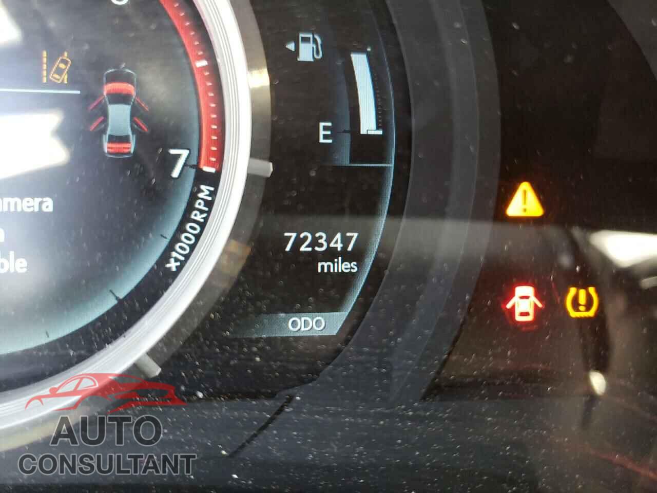 LEXUS IS 2017 - JTHBA1D22H5051245