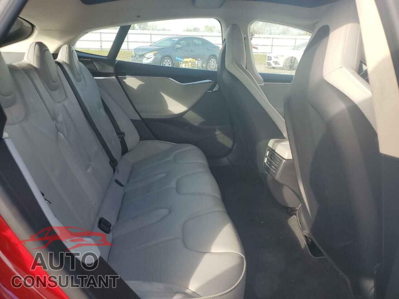 TESLA MODEL S 2013 - 5YJSA1DP0DFP11319