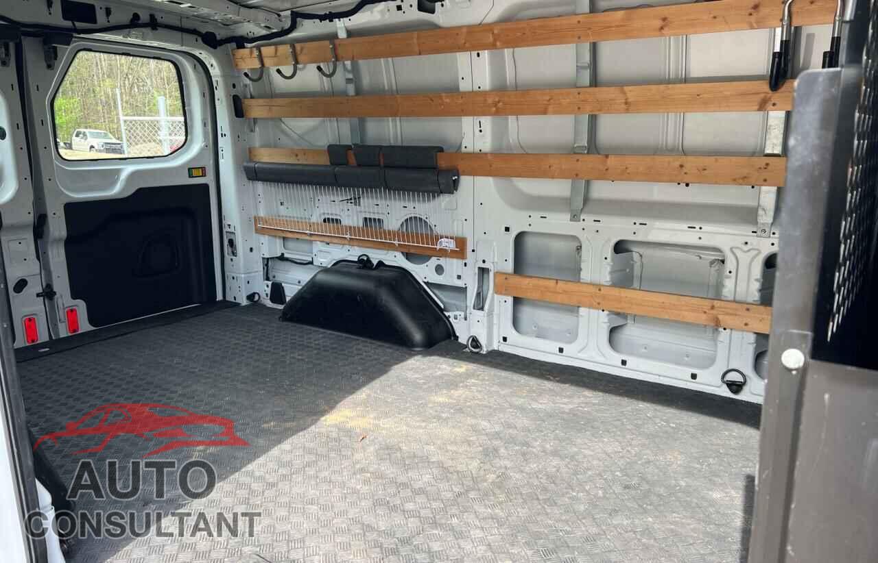 FORD TRANSIT 2017 - 1FTYR1YM0HKA92071