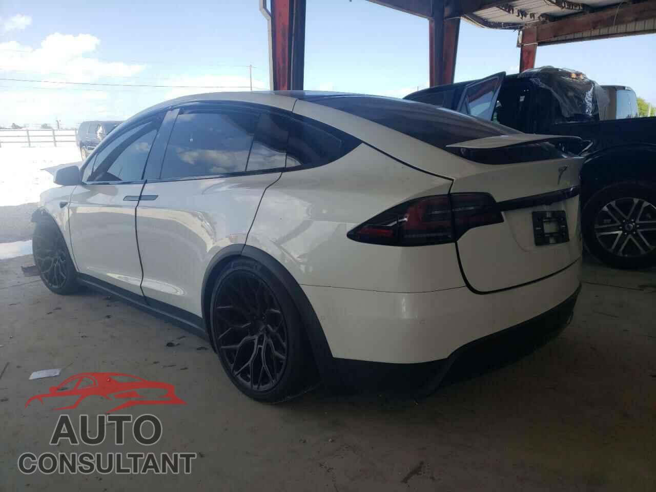 TESLA MODEL X 2023 - 7SAXCBE69PF373339