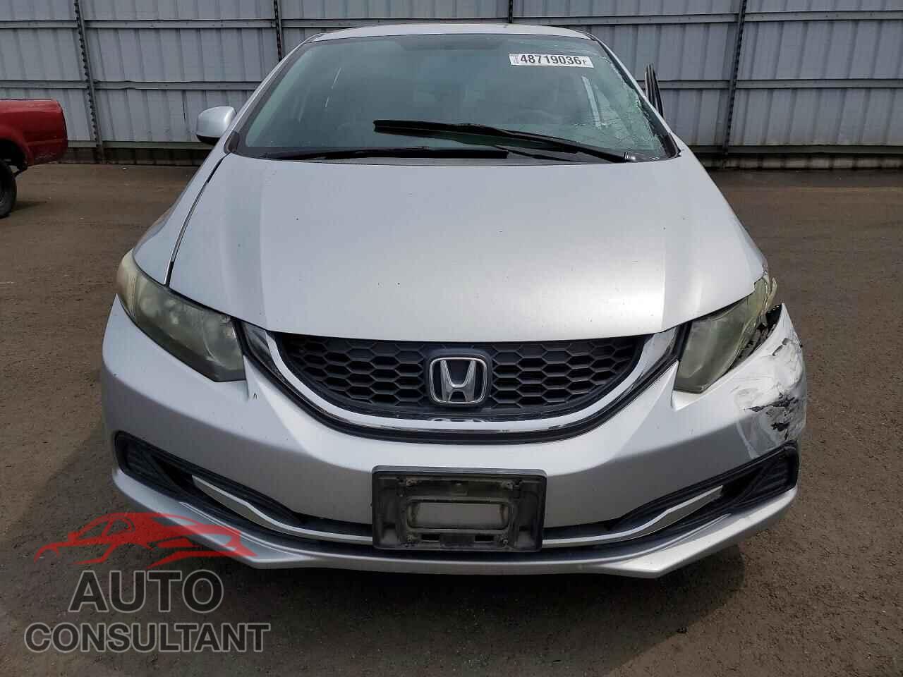 HONDA CIVIC 2013 - 2HGFB2F50DH528952