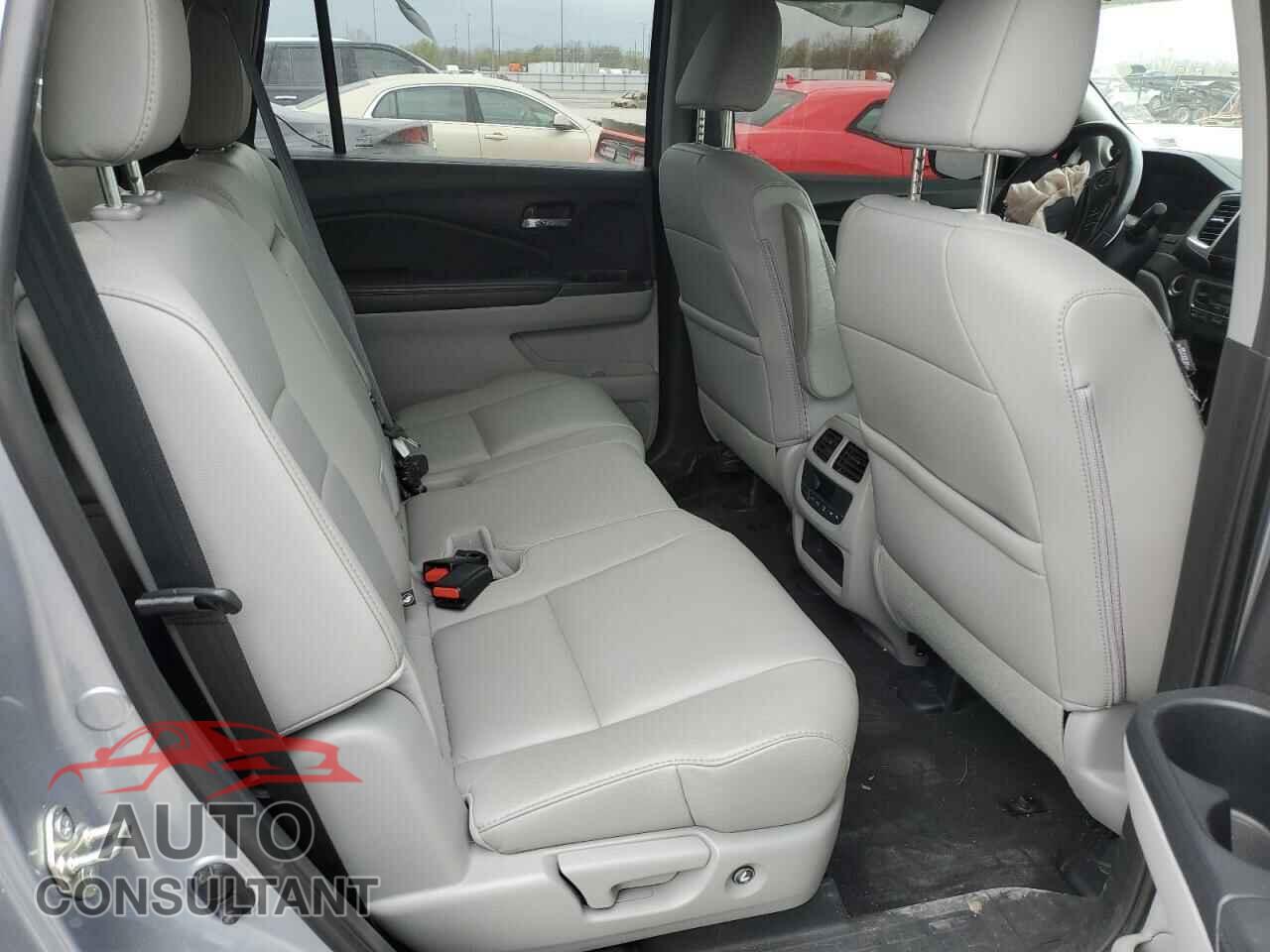 HONDA PILOT 2017 - 5FNYF6H53HB034483