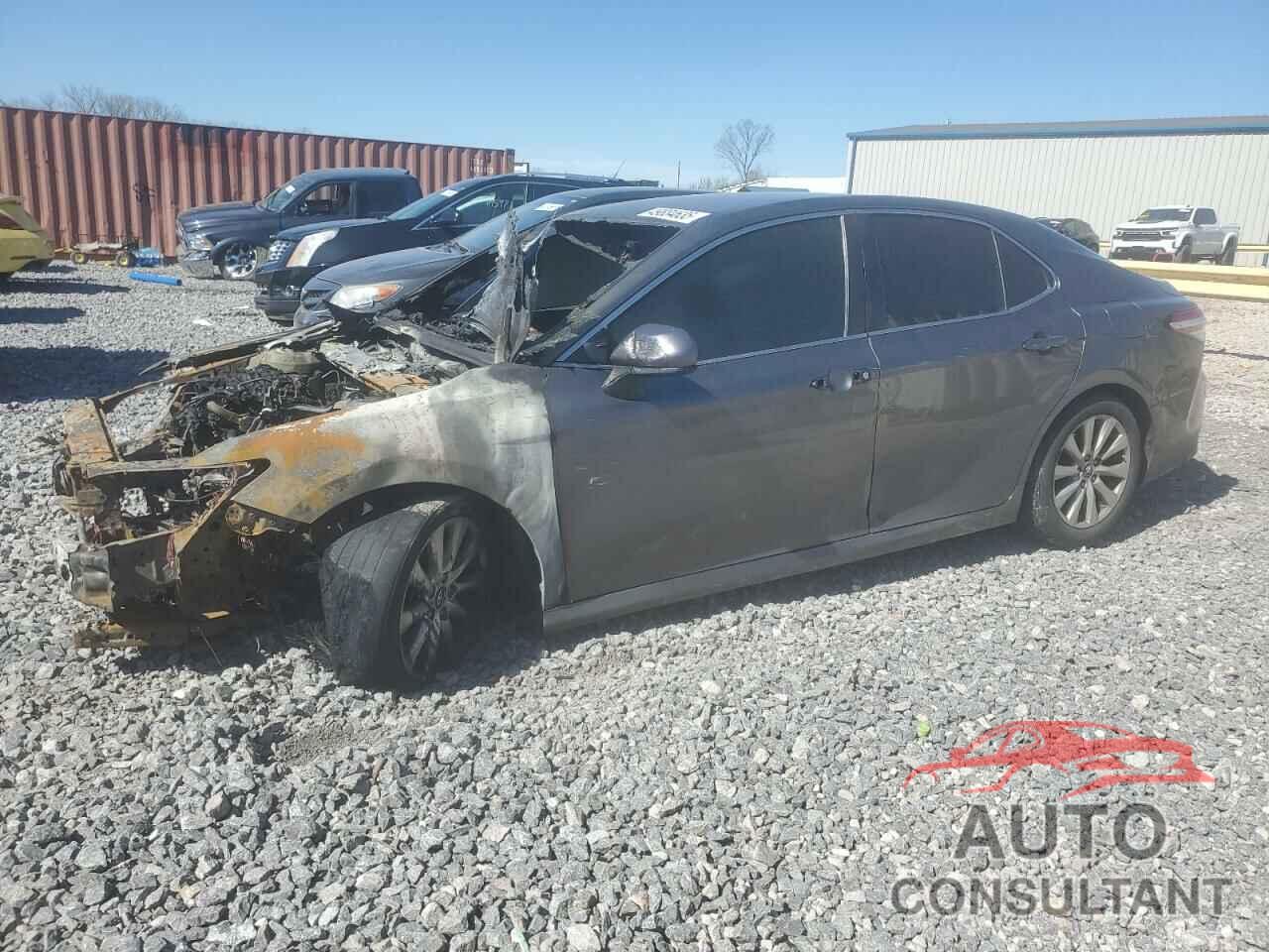 TOYOTA CAMRY 2018 - 4T1B11HK6JU573623