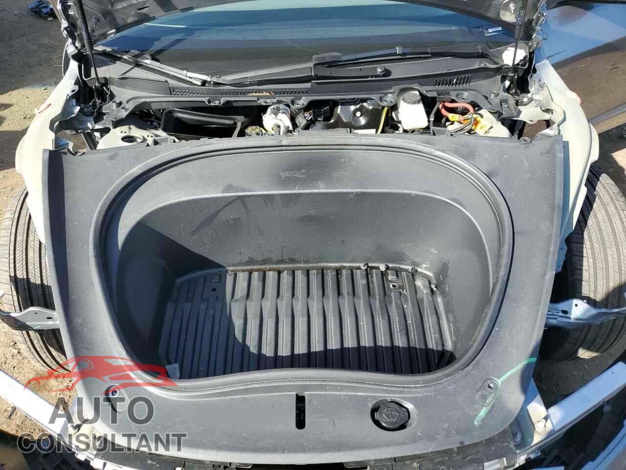 TESLA MODEL 3 2025 - 5YJ3E1EA6SF889235