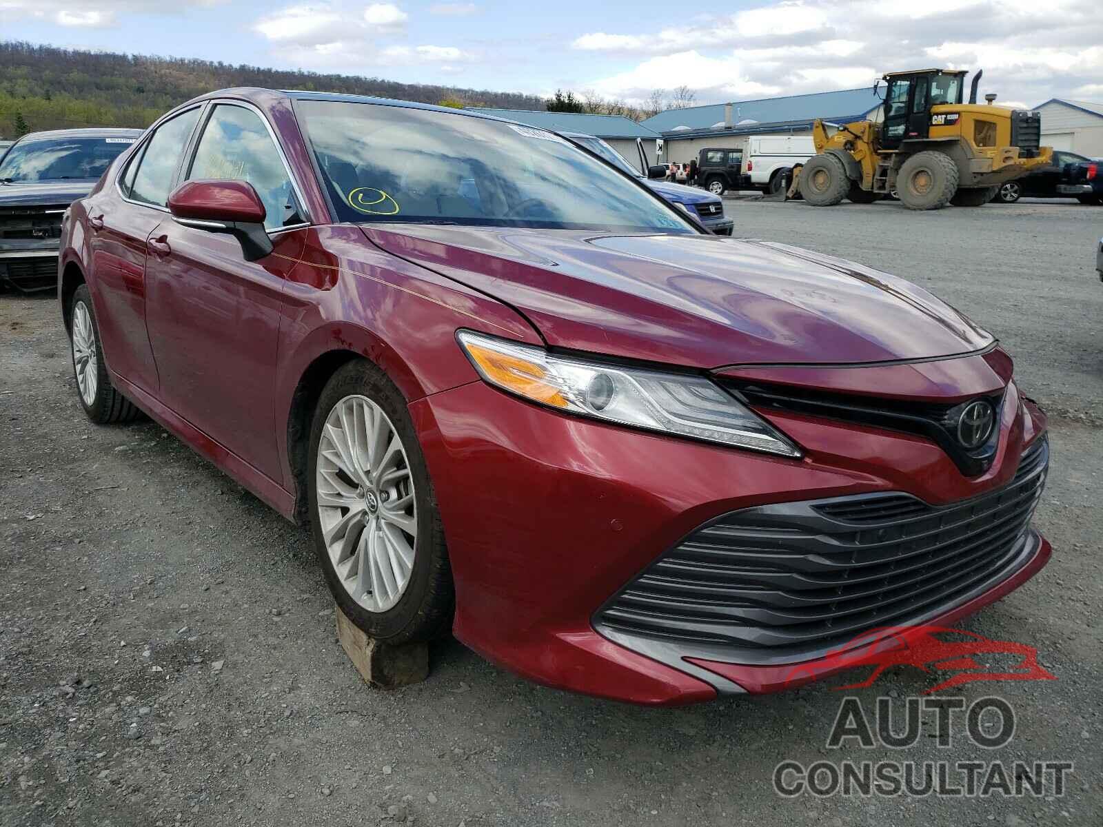 TOYOTA CAMRY 2018 - 4T1B11HK9JU530118