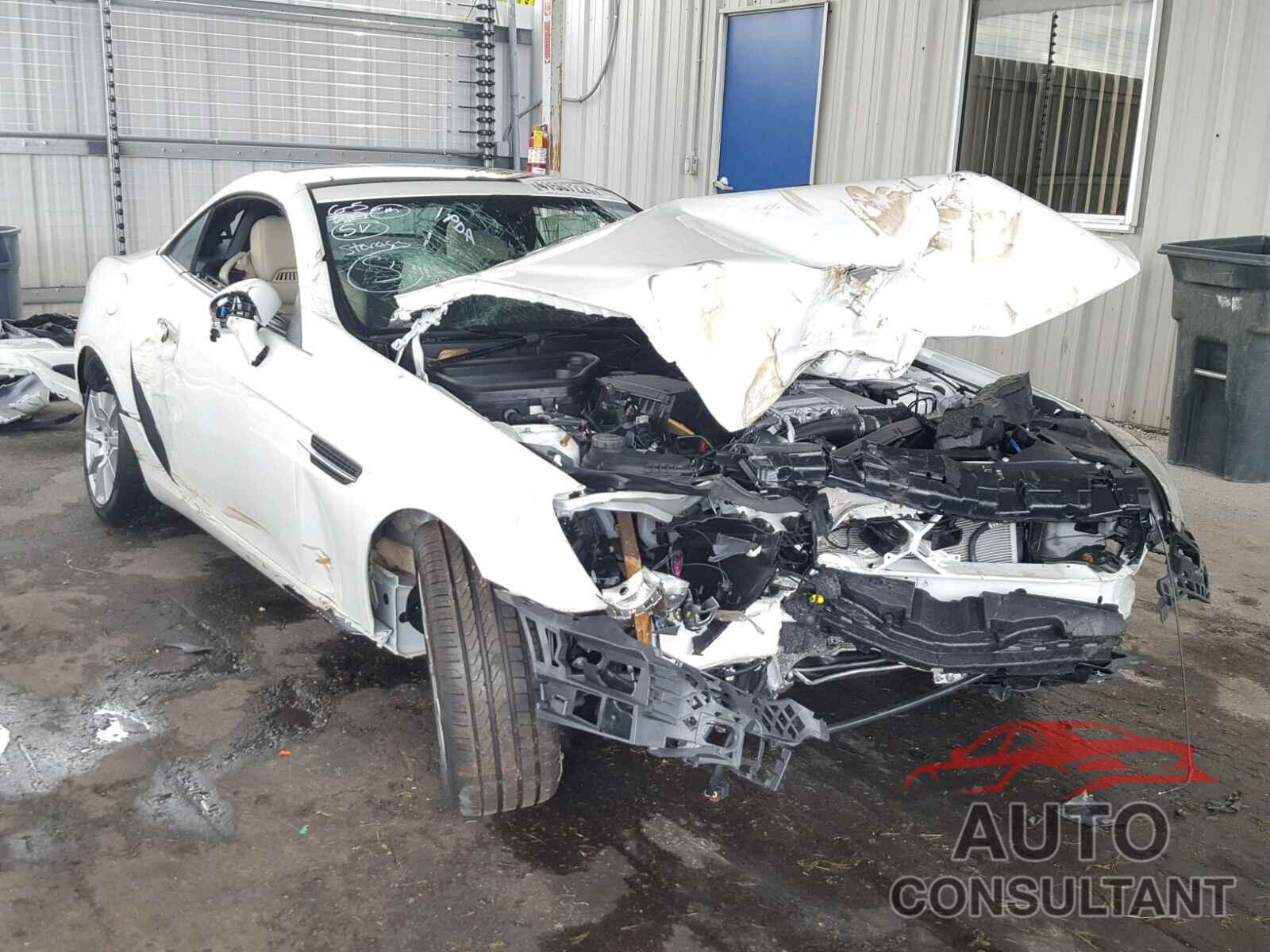 MERCEDES-BENZ SLC 300 2018 - WDDPK3JA3JF155759
