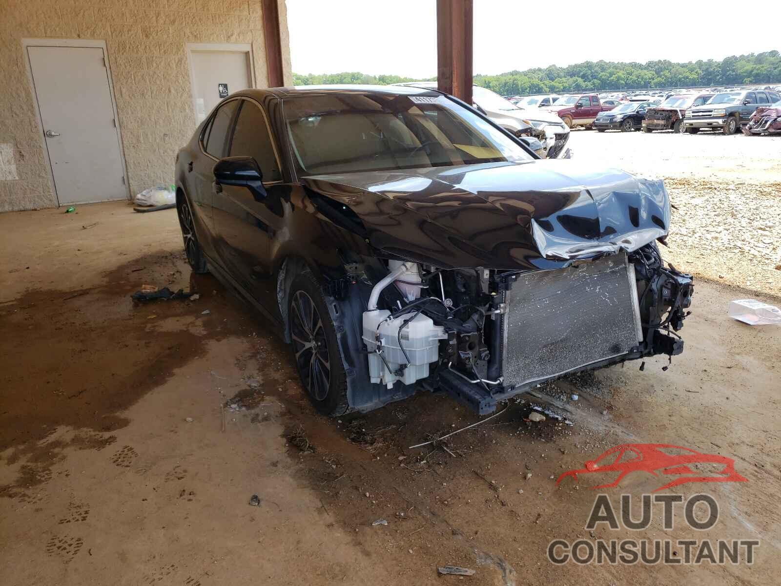 TOYOTA CAMRY 2018 - 4T1B11HK6JU610766