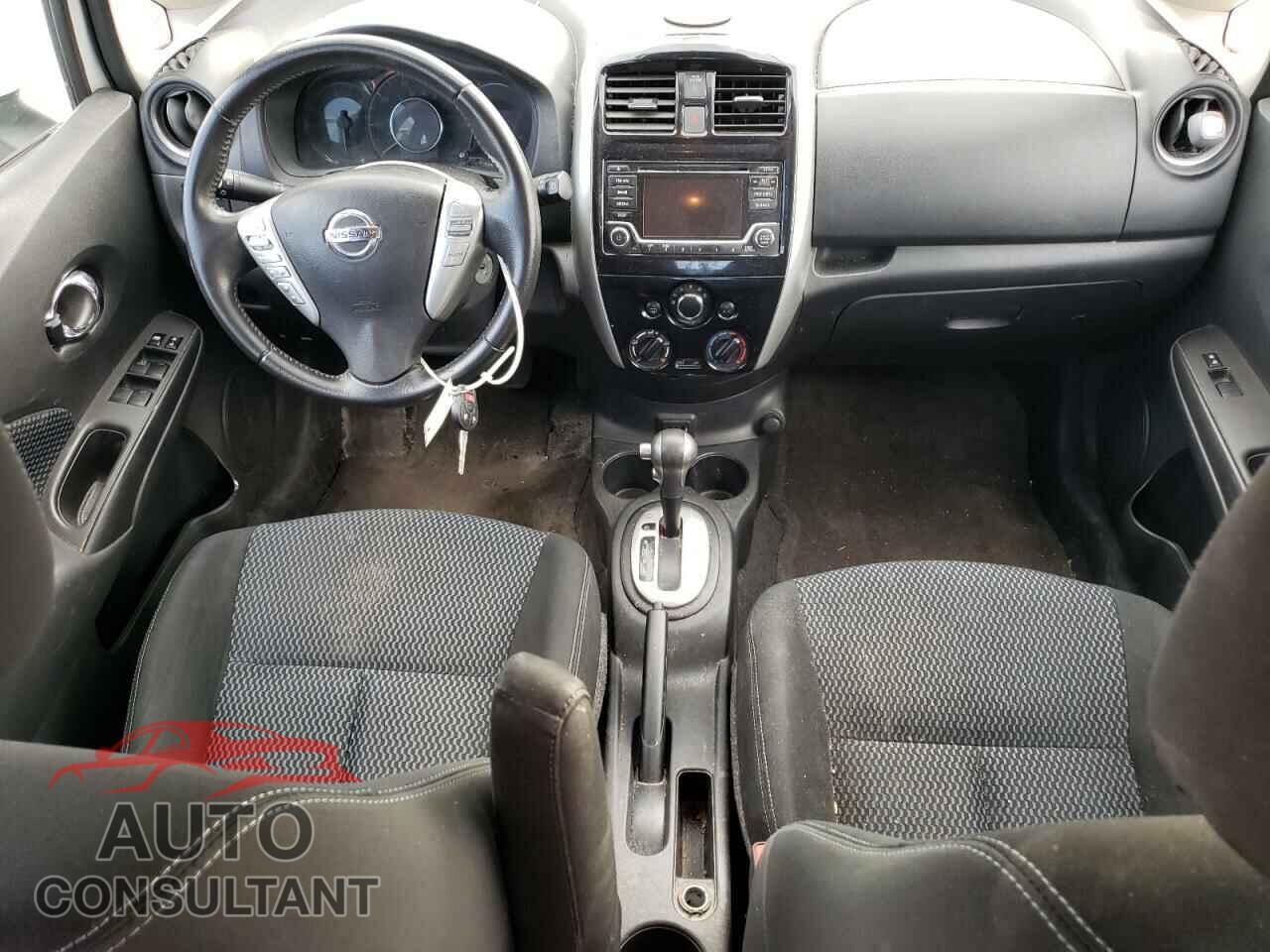 NISSAN VERSA 2017 - 3N1CE2CP4HL368234
