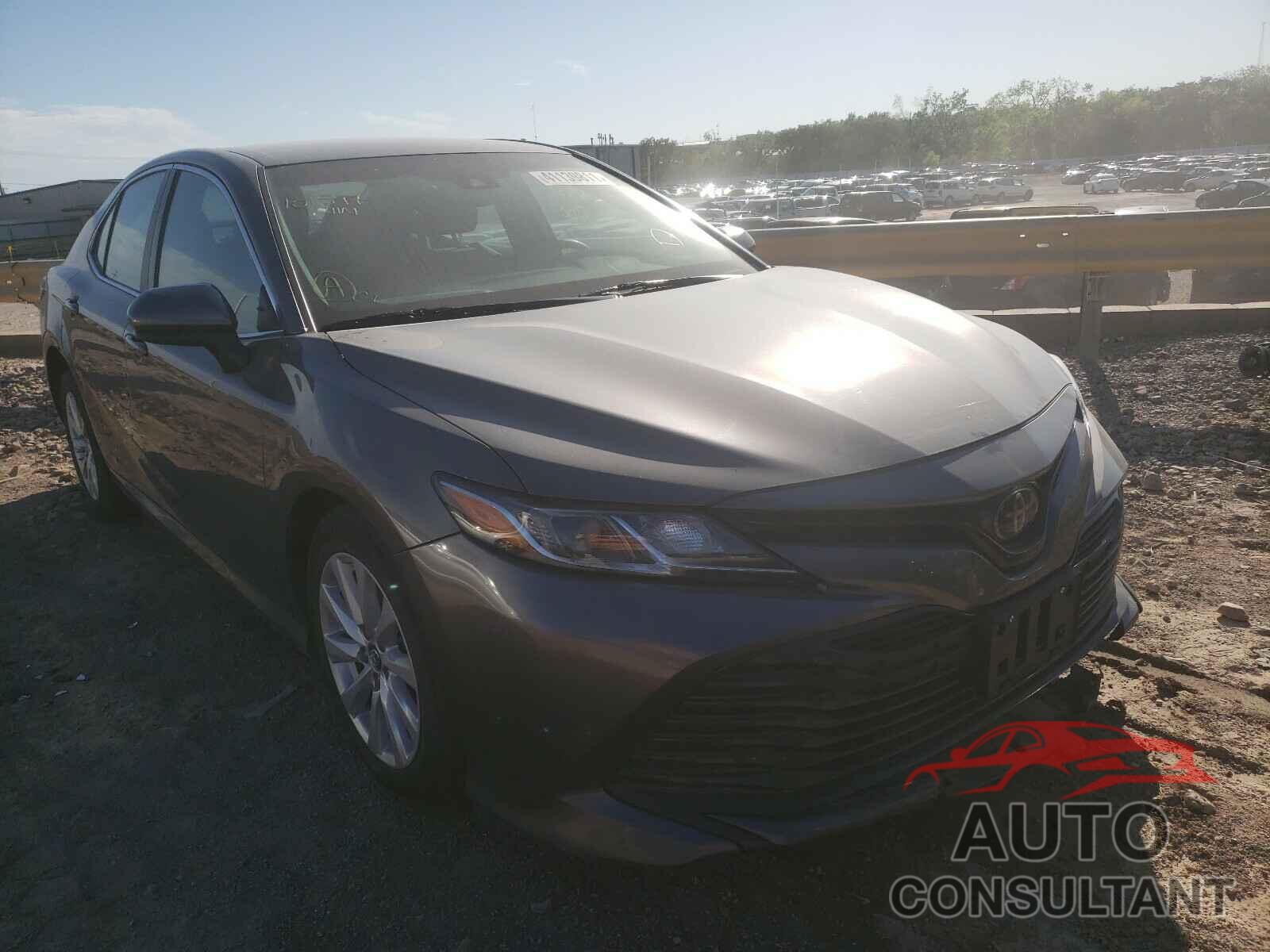 TOYOTA CAMRY 2018 - 4T1B11HK6JU101597