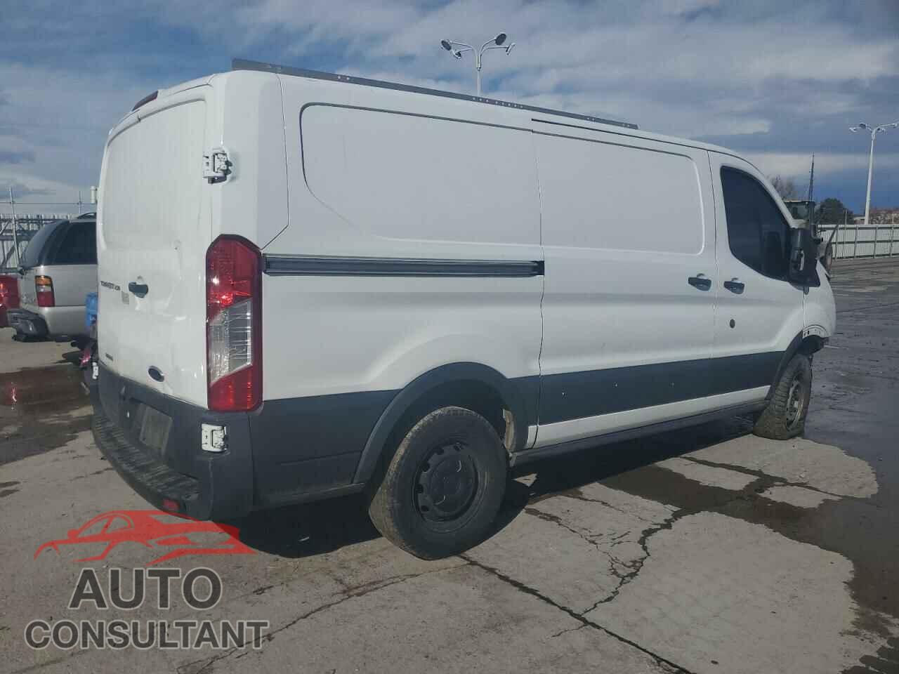 FORD TRANSIT 2017 - 1FTYR1YG6HKA19023