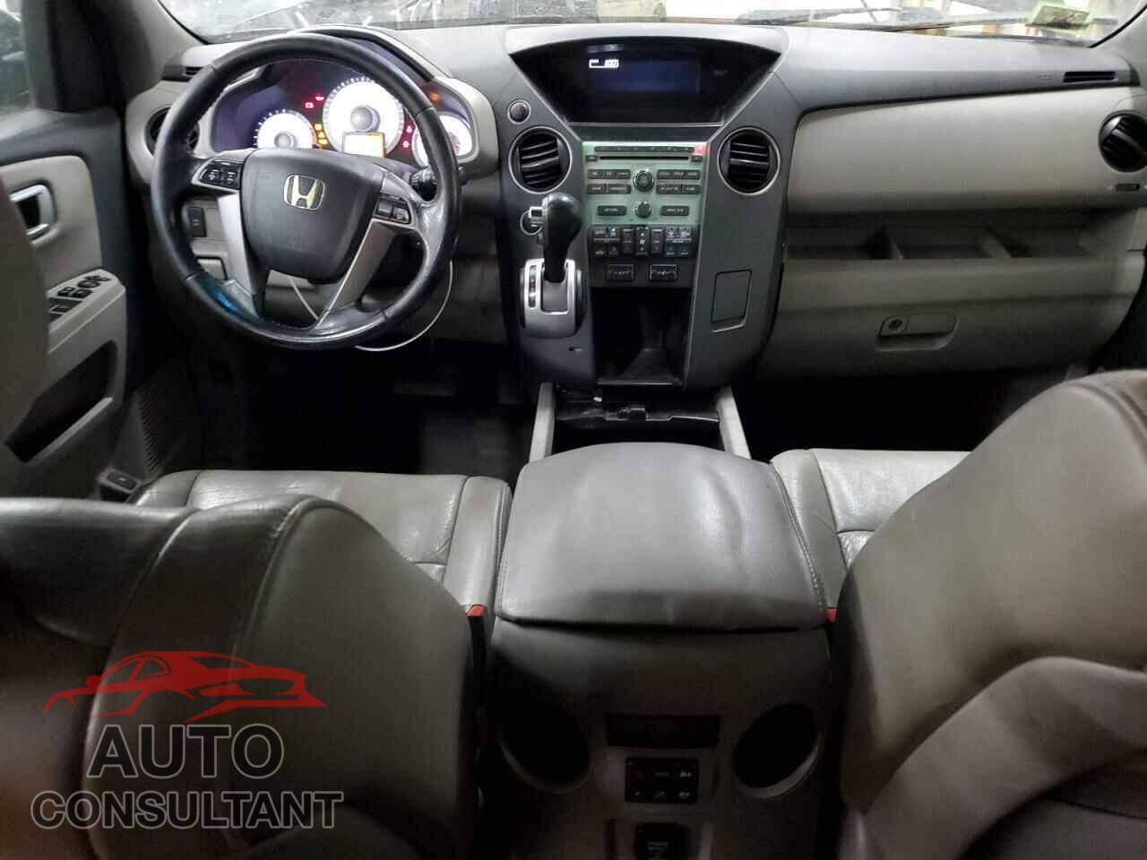 HONDA PILOT 2011 - 5FNYF4H50BB005132