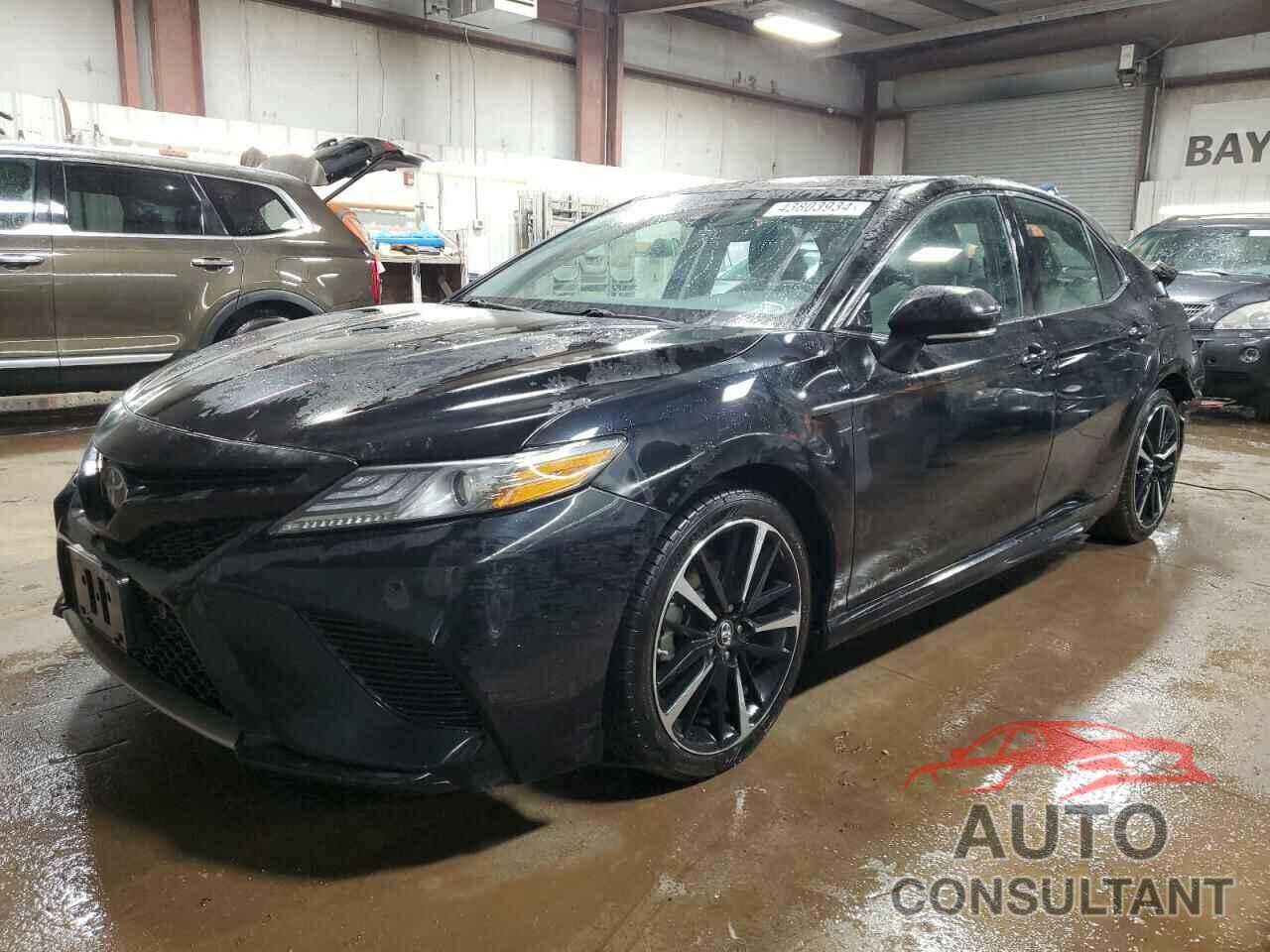 TOYOTA CAMRY 2018 - 4T1B61HK3JU139564