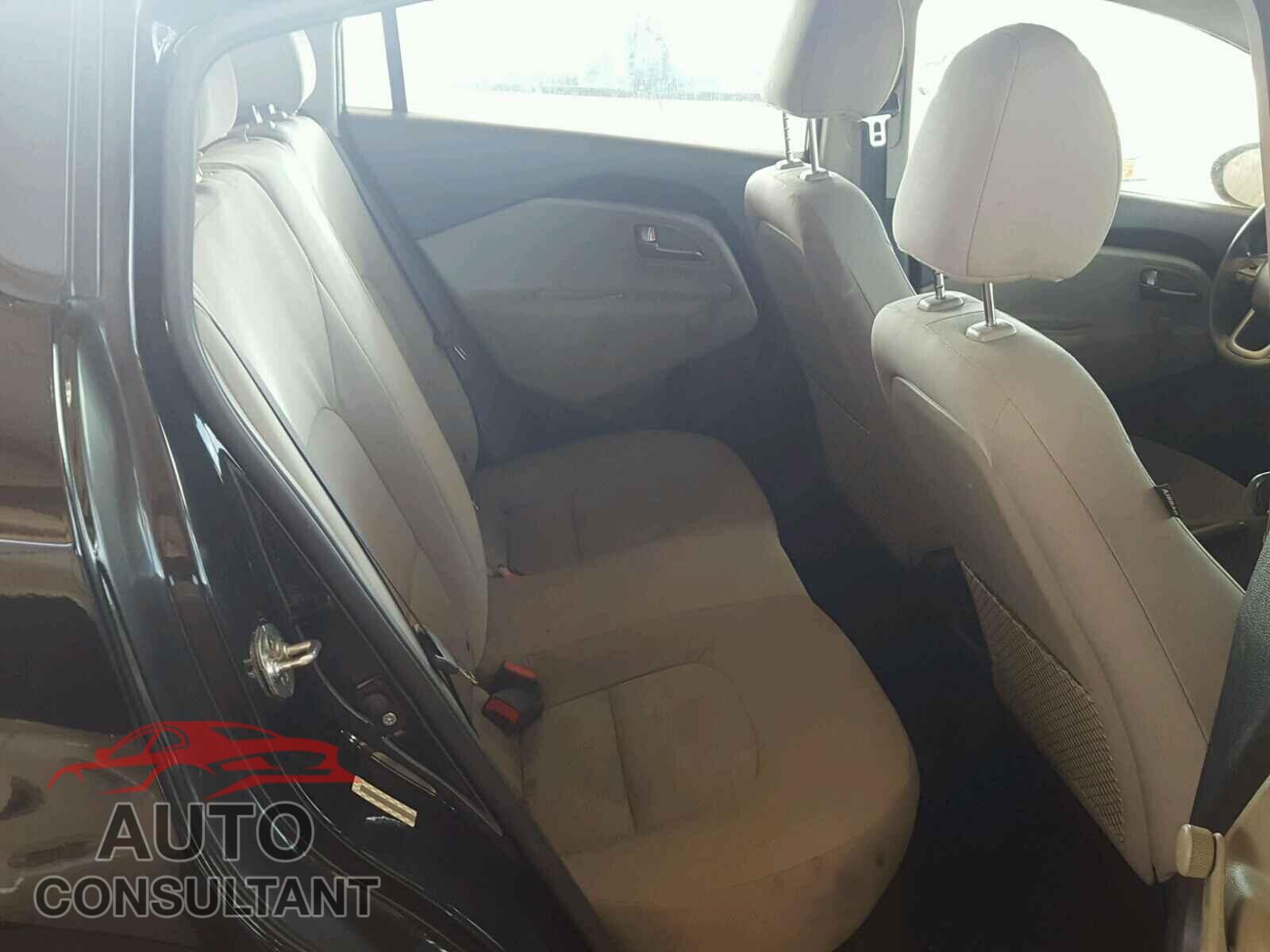 KIA RIO 2015 - KNADM4A36F6449840