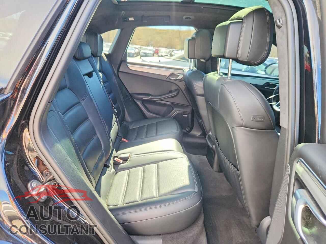 PORSCHE MACAN 2015 - WP1AF2A56FLB99005