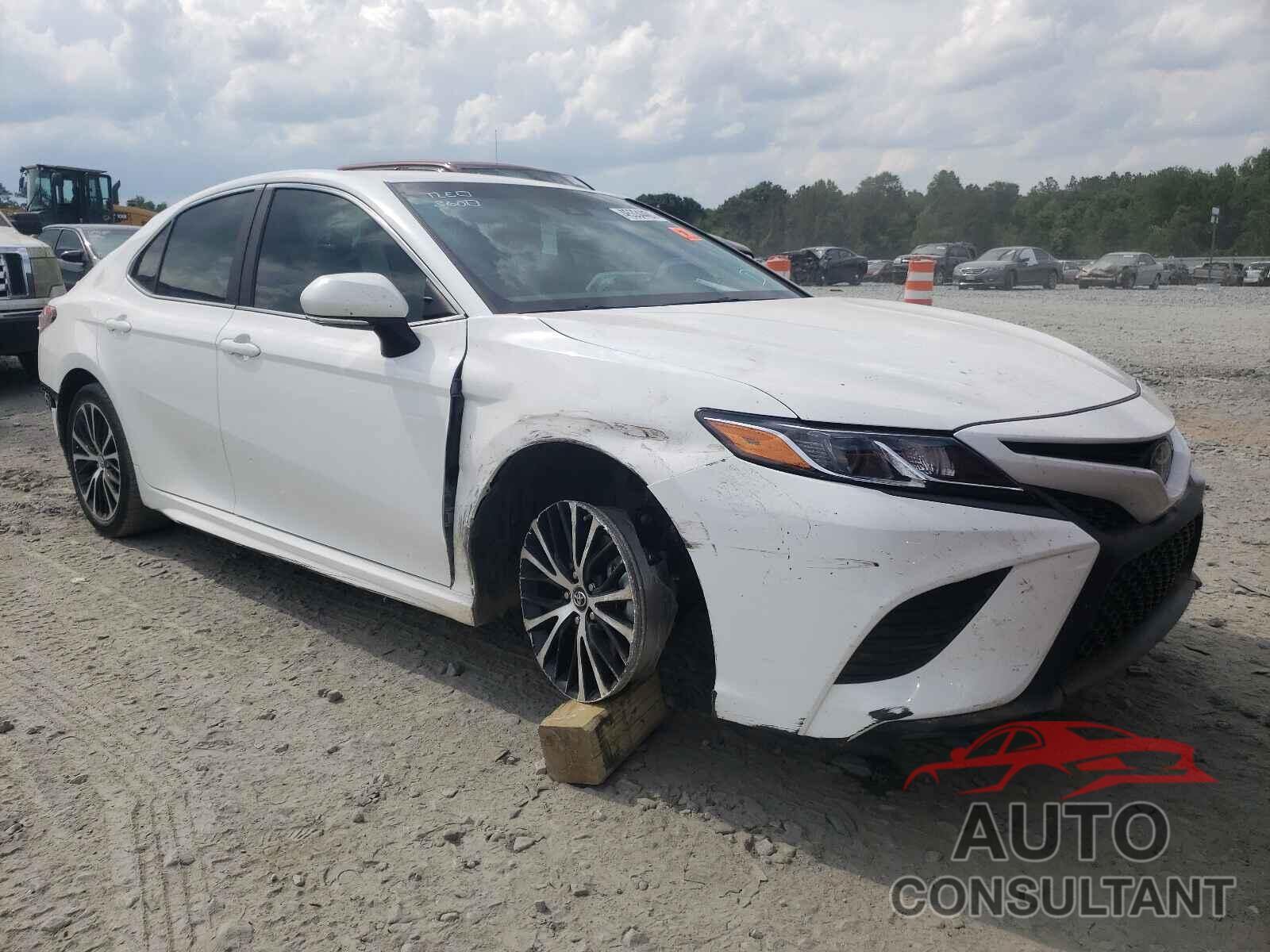 TOYOTA CAMRY 2018 - 4T1B11HK6JU637384