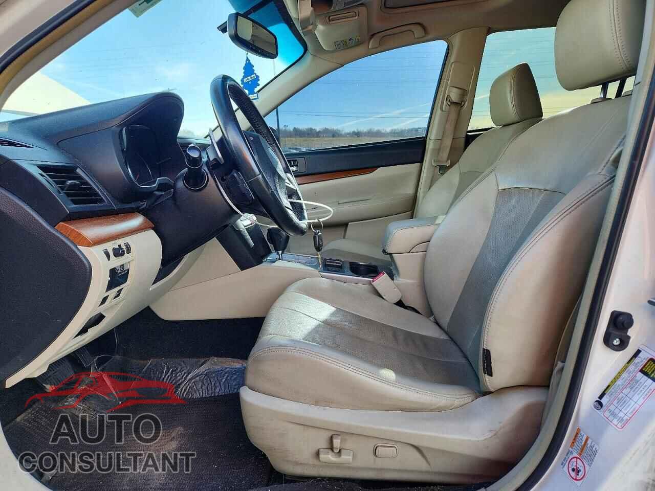 SUBARU OUTBACK 2013 - 4S4BRBLC5D3298772