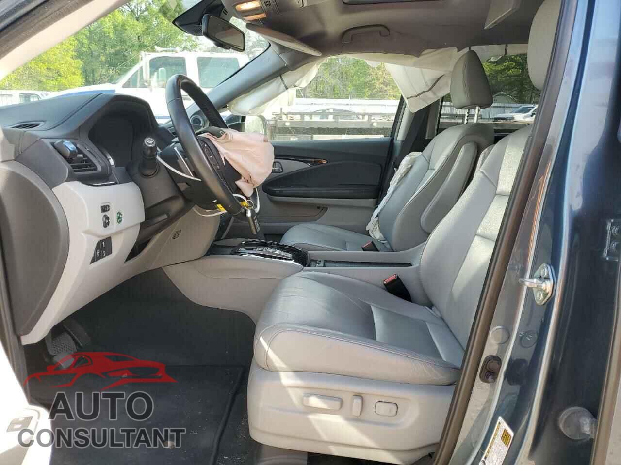 HONDA PILOT 2017 - 5FNYF5H96HB007145