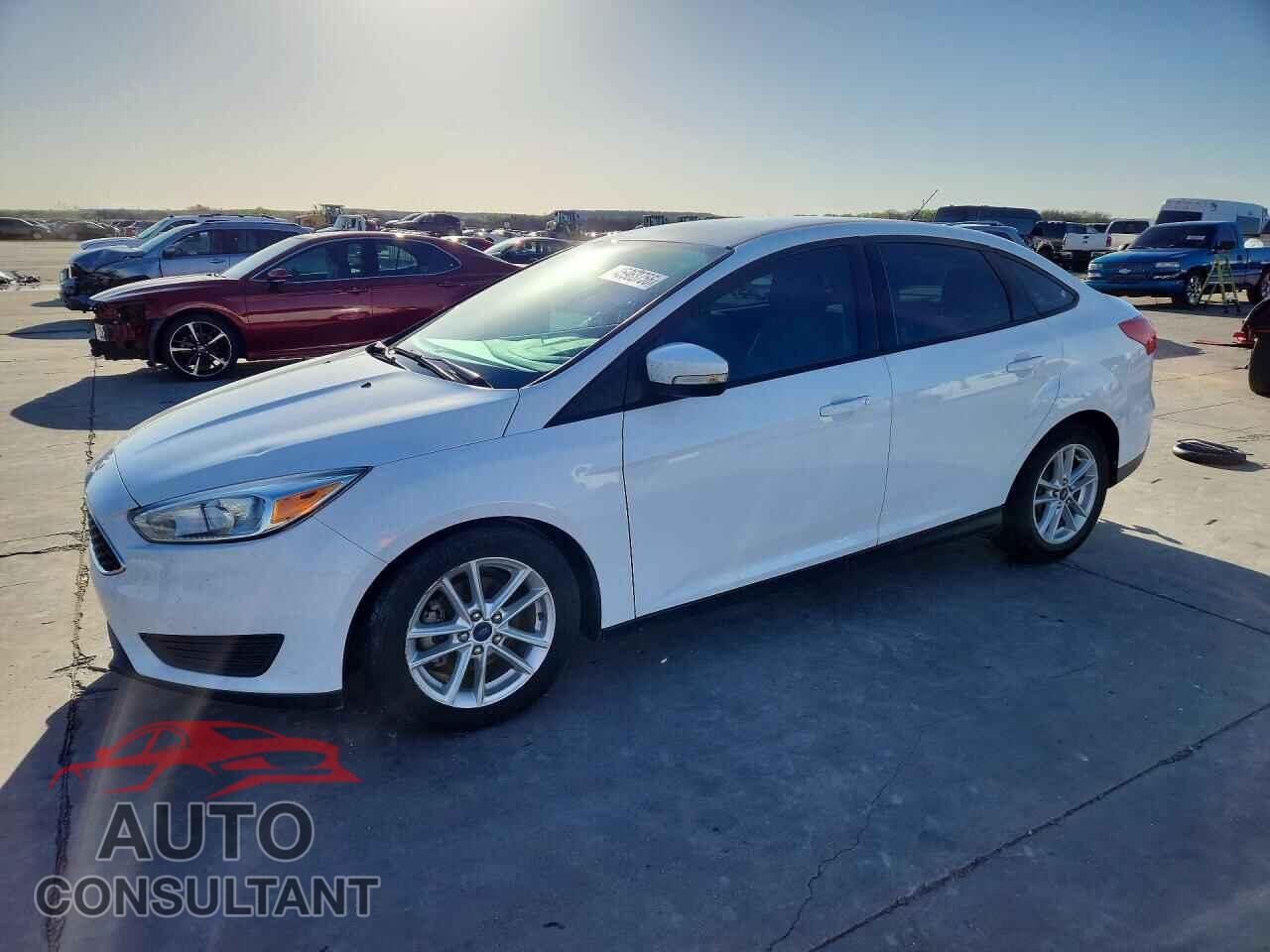 FORD FOCUS 2015 - 1FADP3F26FL350107