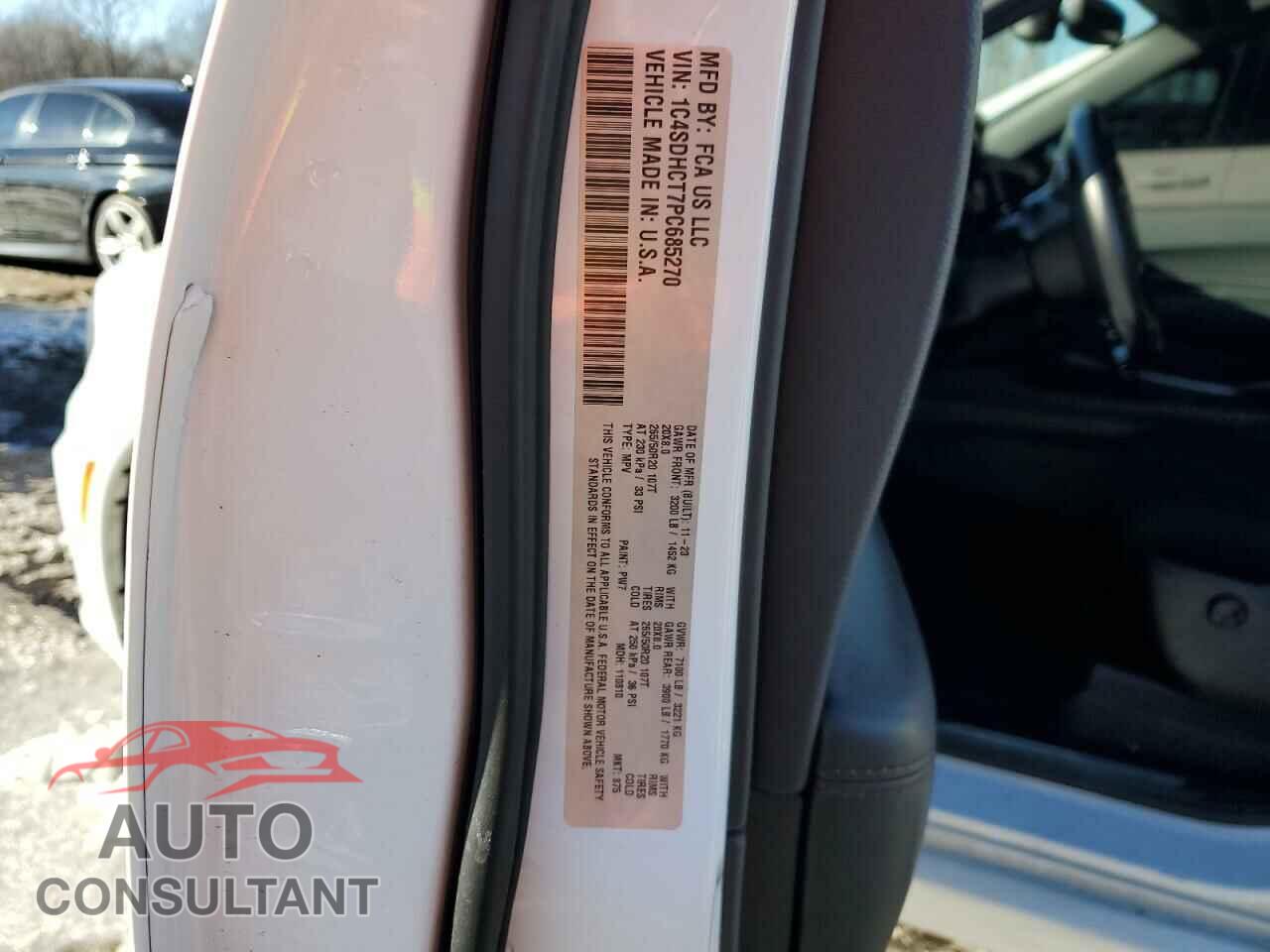 DODGE DURANGO 2023 - 1C4SDHCT7PC685270