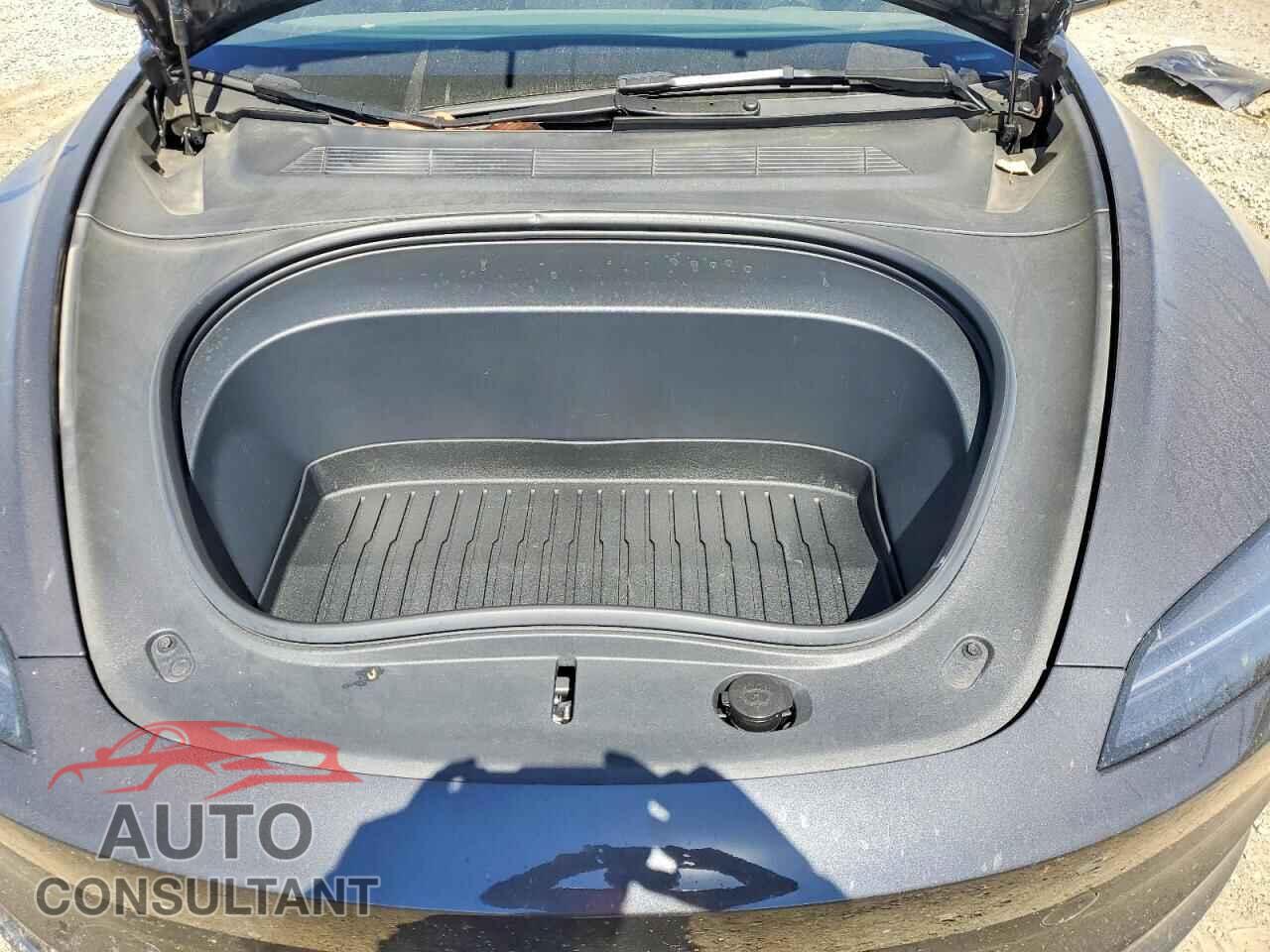 TESLA MODEL 3 2024 - 5YJ3E1EA2RF833688