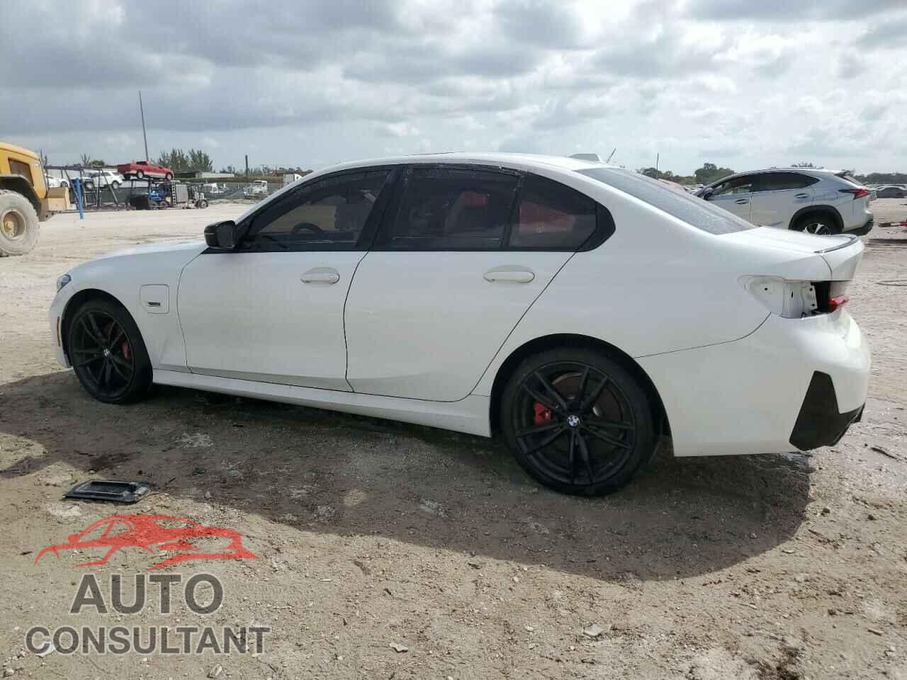 BMW 3 SERIES 2023 - 3MW39FF06P8D04749
