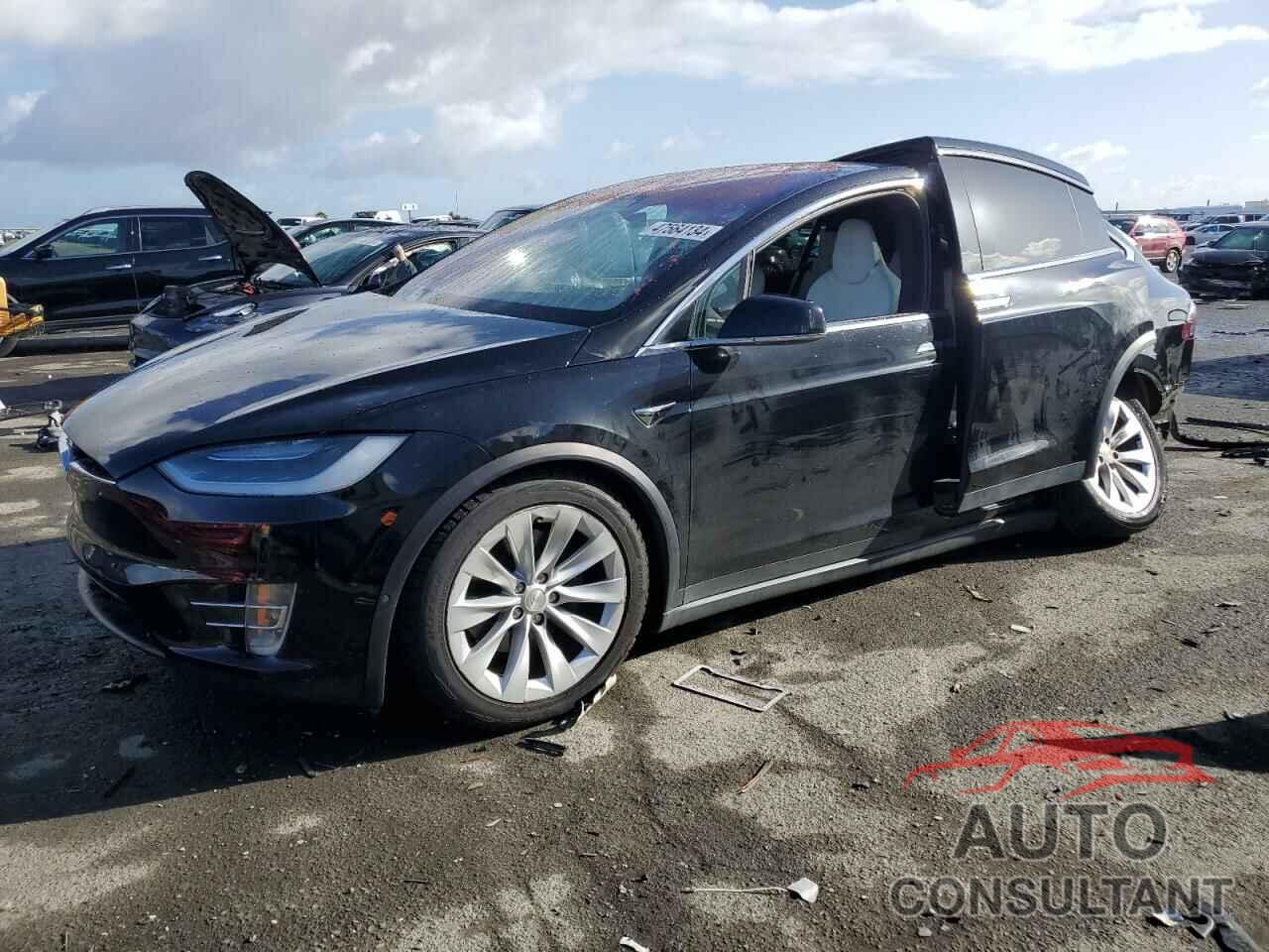 TESLA MODEL X 2018 - 5YJXCAE21JF127283
