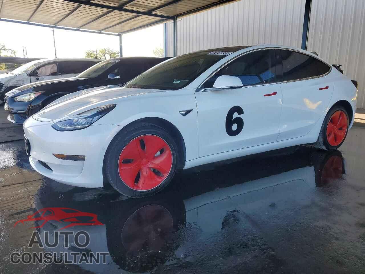 TESLA MODEL 3 2018 - 5YJ3E1EA4JF044527