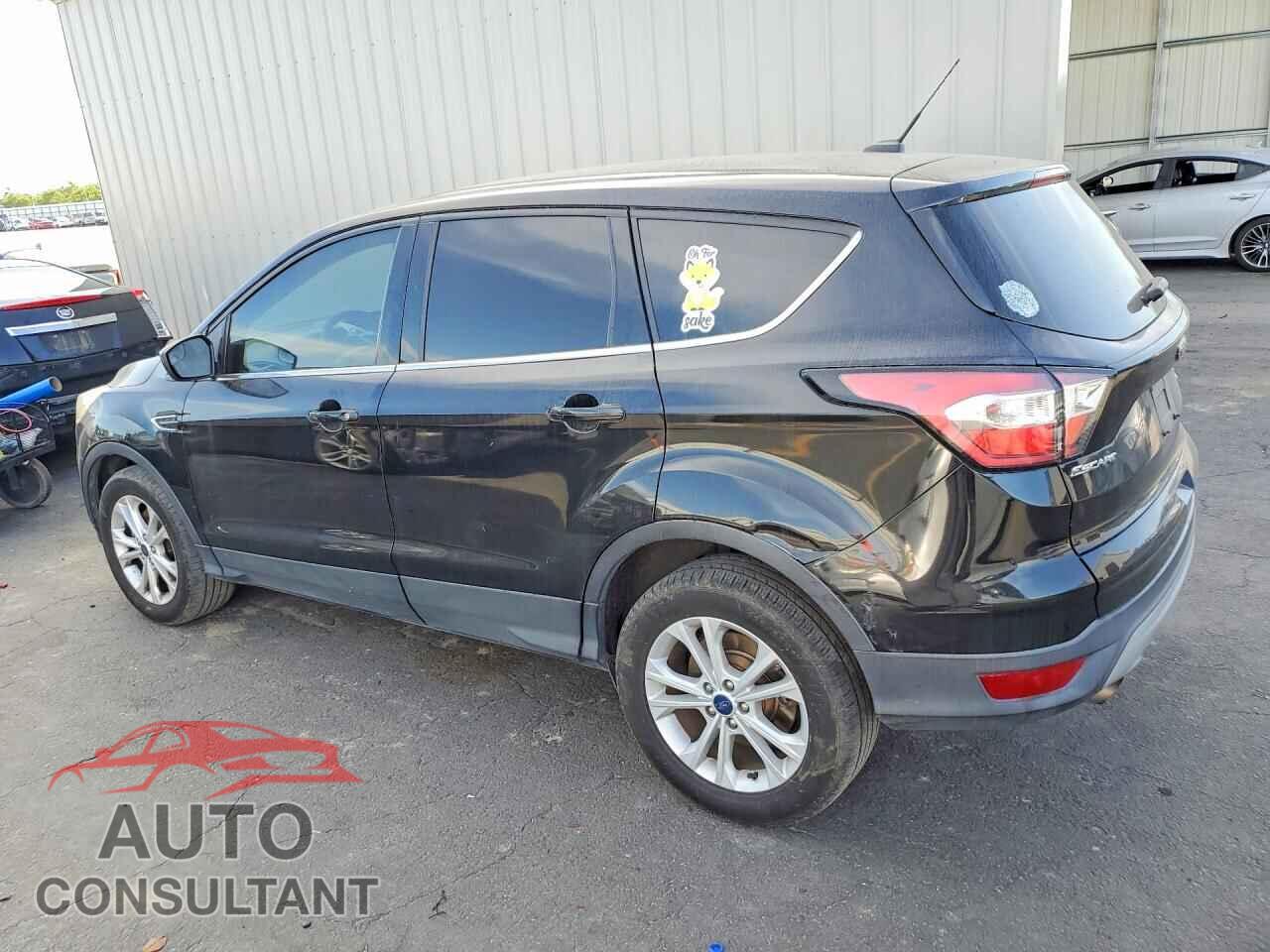 FORD ESCAPE 2017 - 1FMCU9GD3HUD30357
