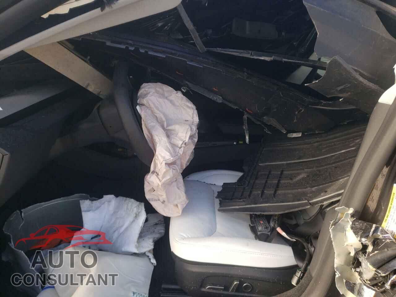 TESLA MODEL 3 2025 - 5YJ3E1EA1SF906135