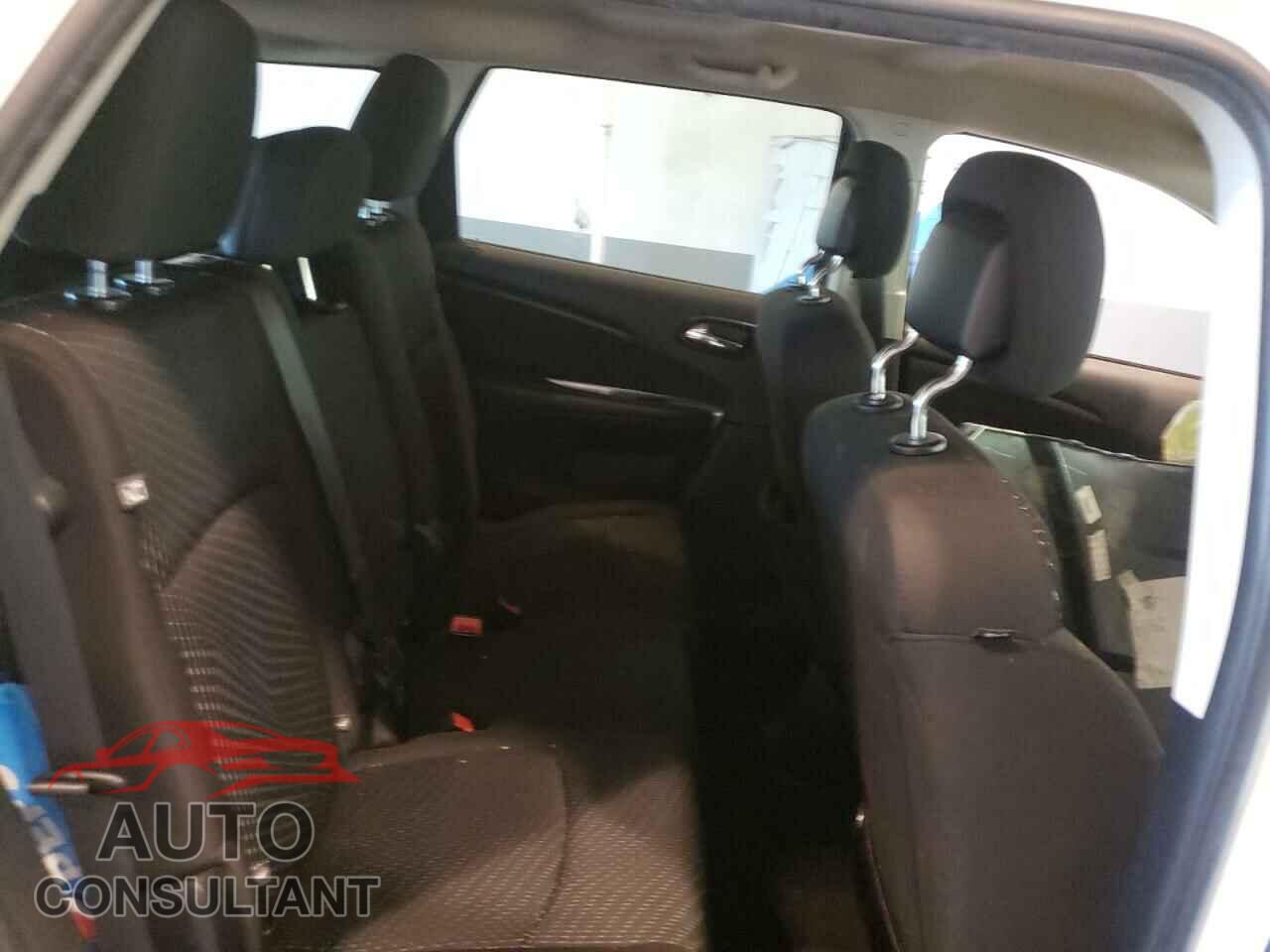DODGE JOURNEY 2018 - 3C4PDCAB7JT310025